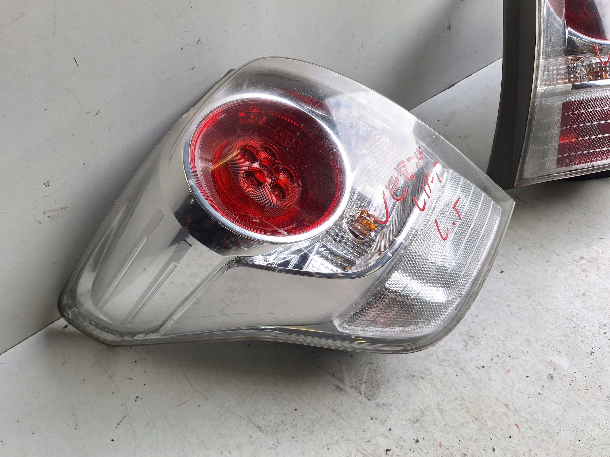 TOYOTA VERSO LIFT 14-17 light rear part left UK