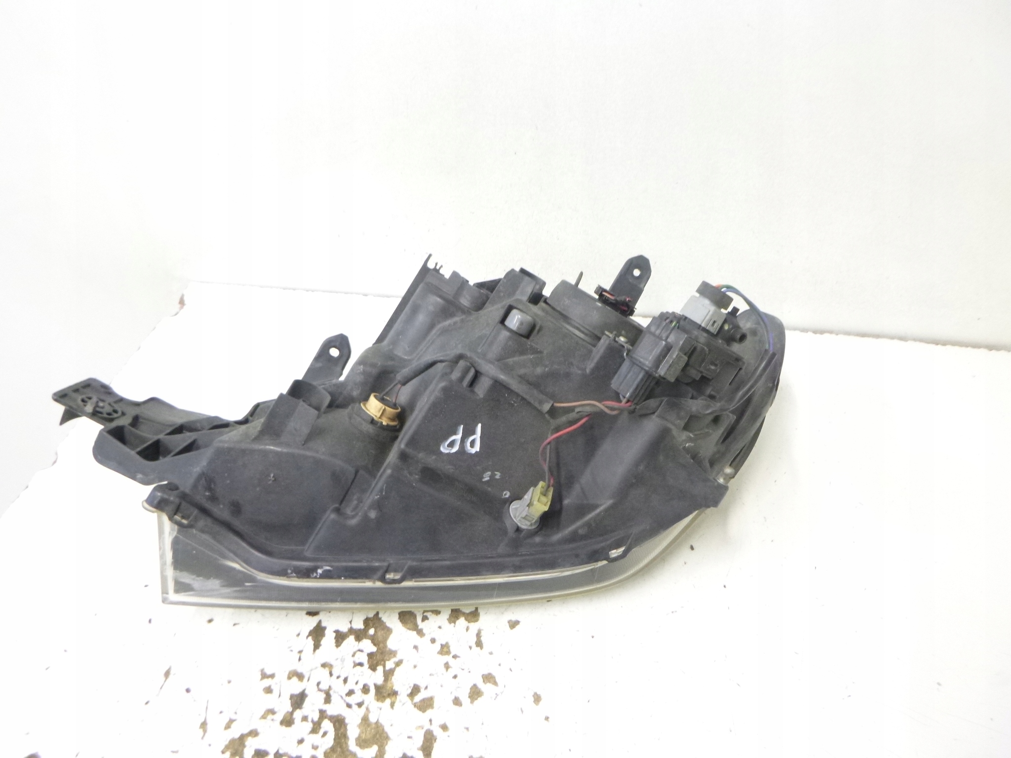 light front right Mitsubishi Outlander and 2004r. P3277R