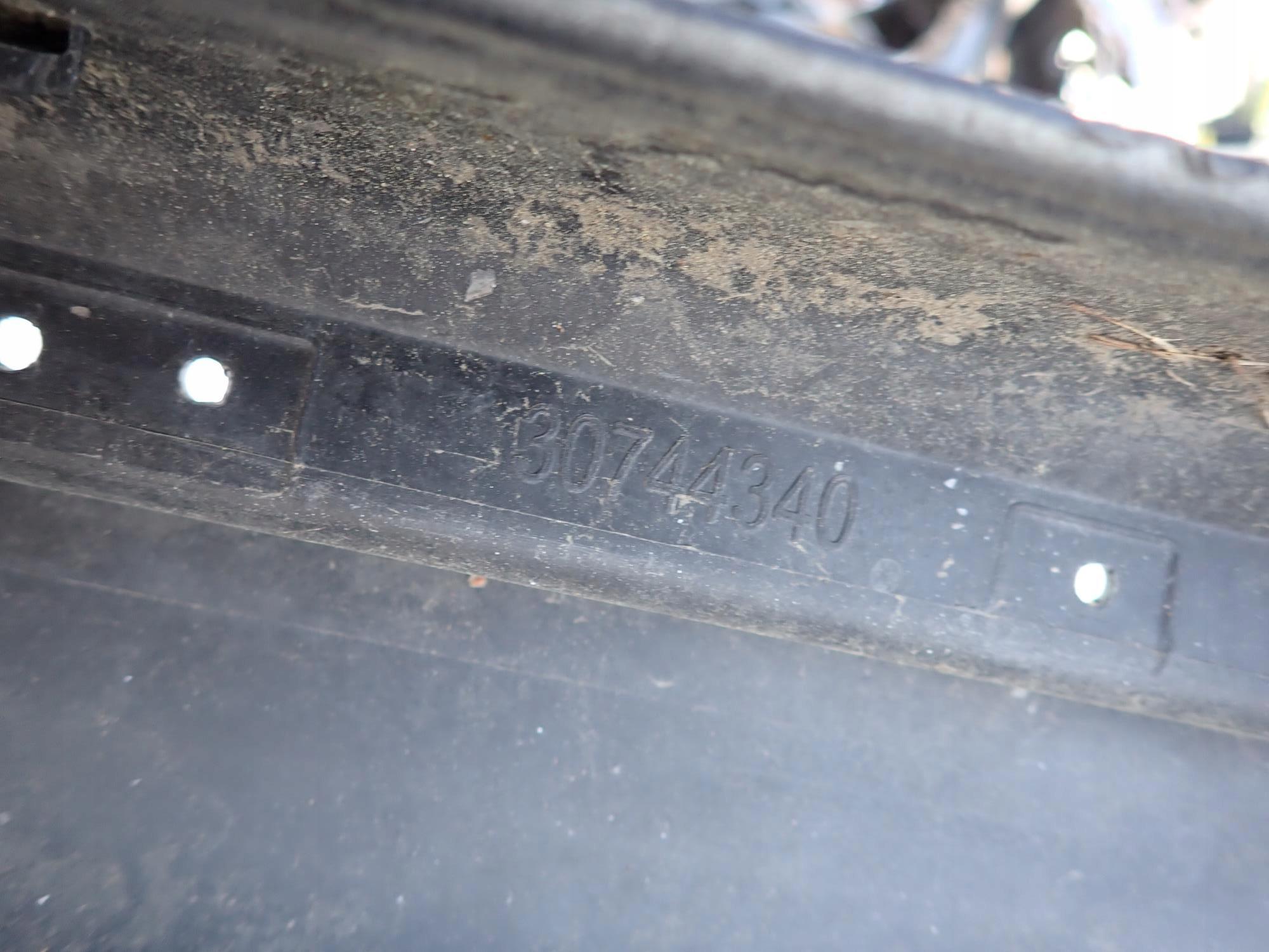 VOLVO V70 II LIFT 05-07 threshold moulding threshold right