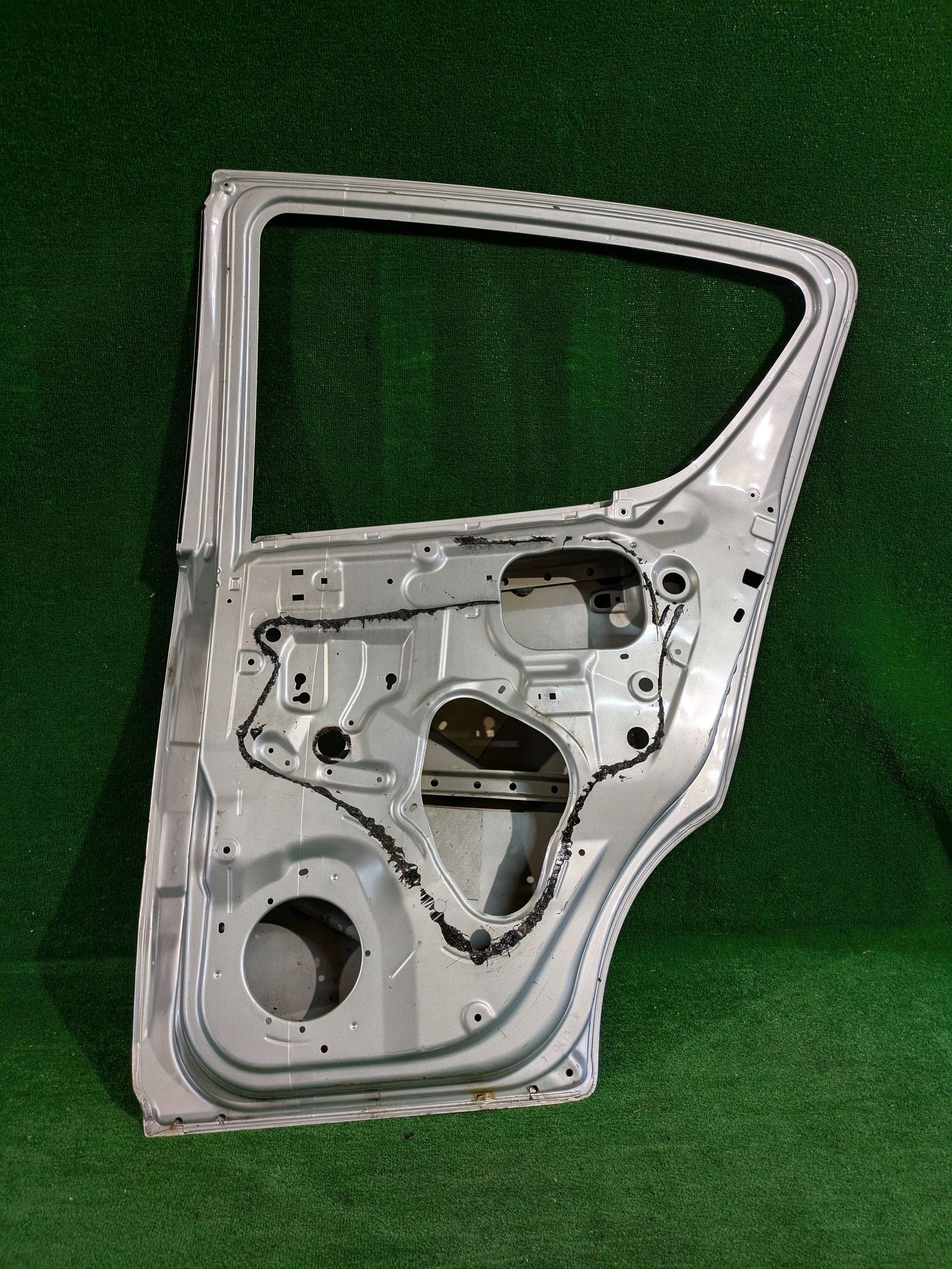 door rear. right right rear part SUZUKI SPLASH OPEL AGILA