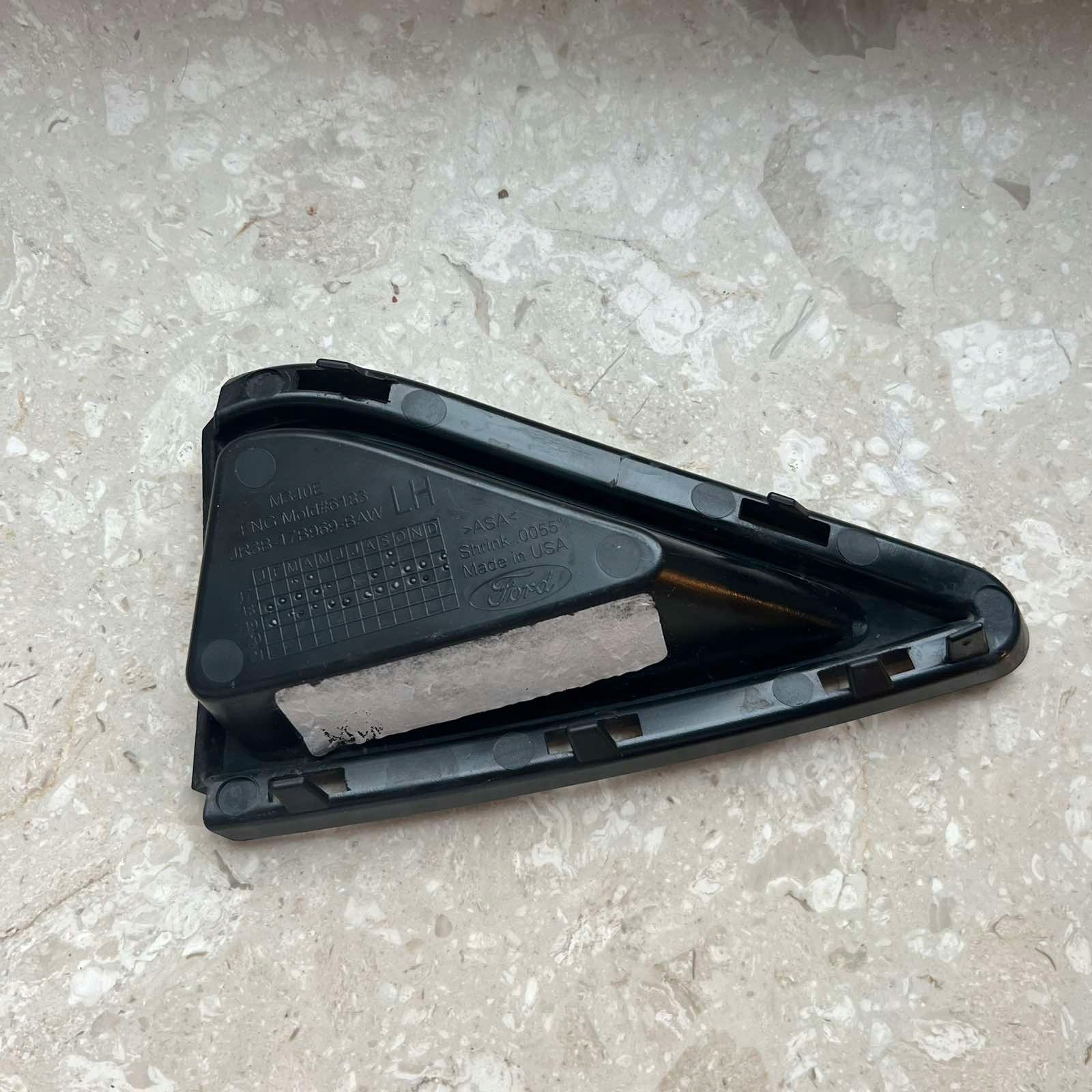 FORD MUSTANG VI LIFT grid of a bumper left front JR3B-17B969-BAW