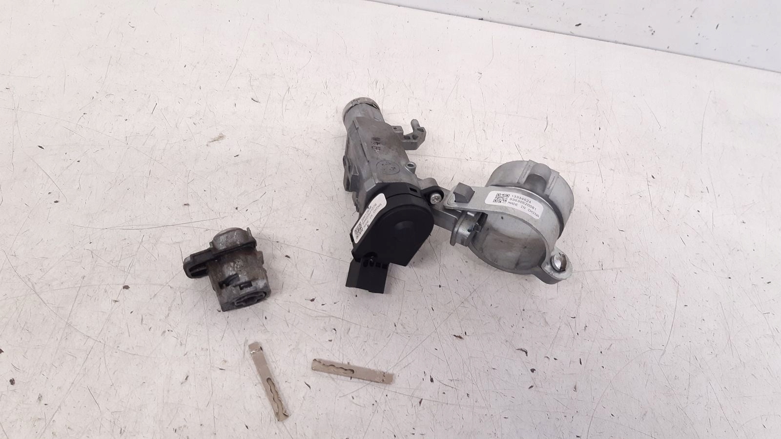 ignition lock cylinder key Opel Astra J 2,0 CDTI