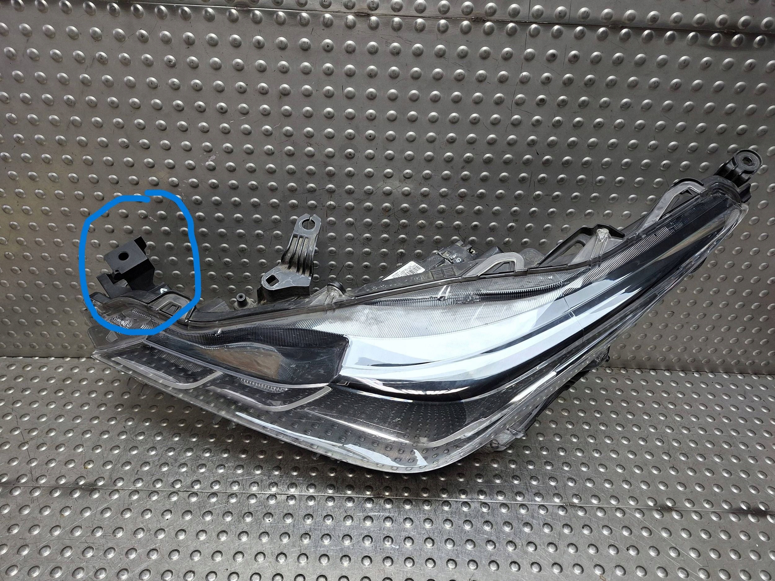 light front left lens TOYOTA COROLLA E21 sedan 19- EU