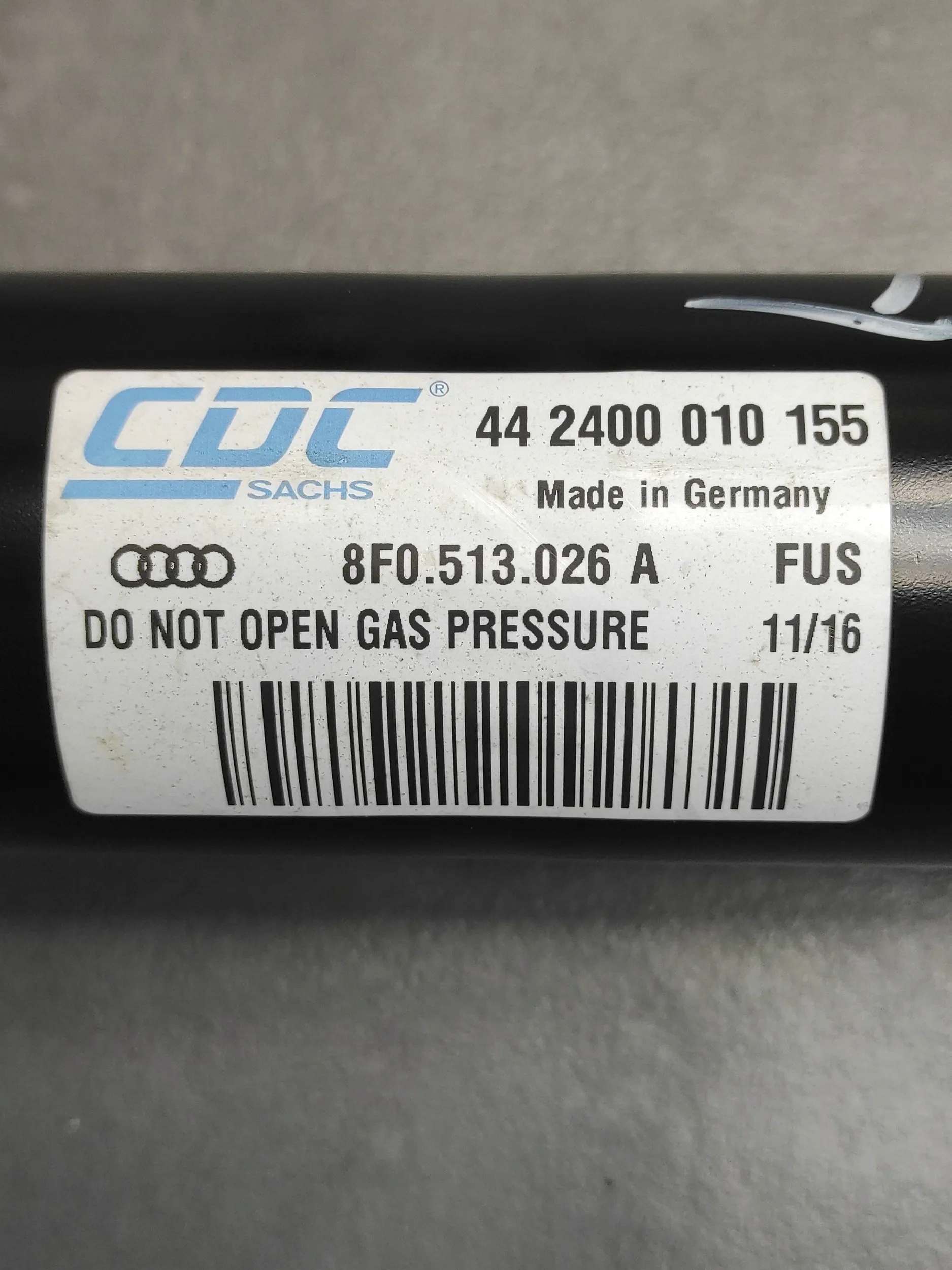Audi A5 8T Stoßdämpfer rechts heck 8F0513026A