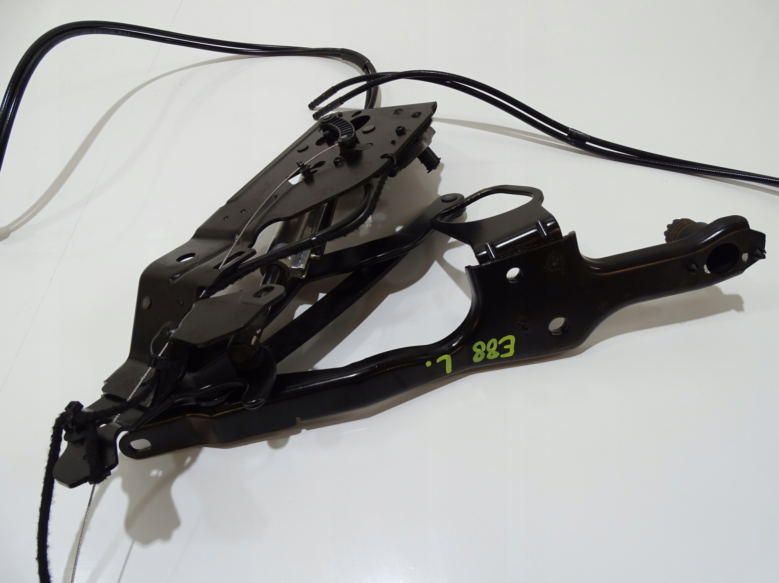 Scharnier dach links BMW E88 7174773