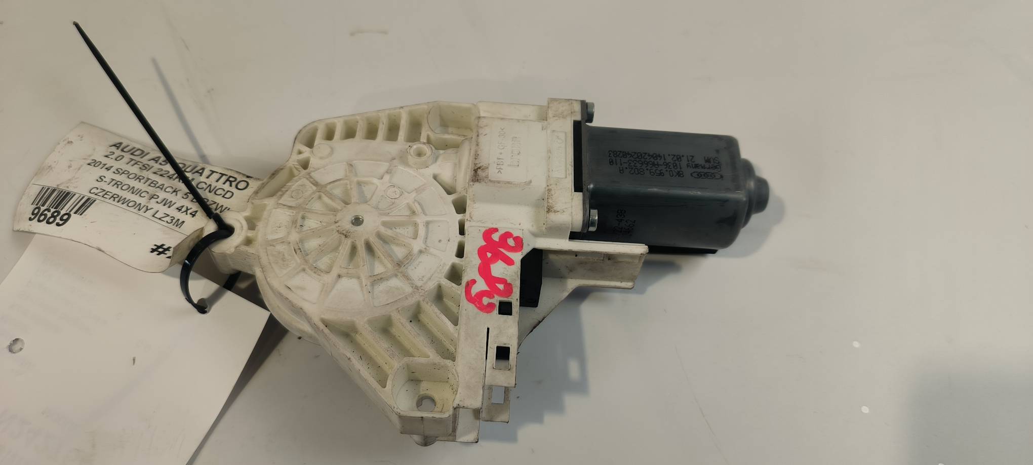 mini motor windows right front 8K0959802A AUDI A4 B8