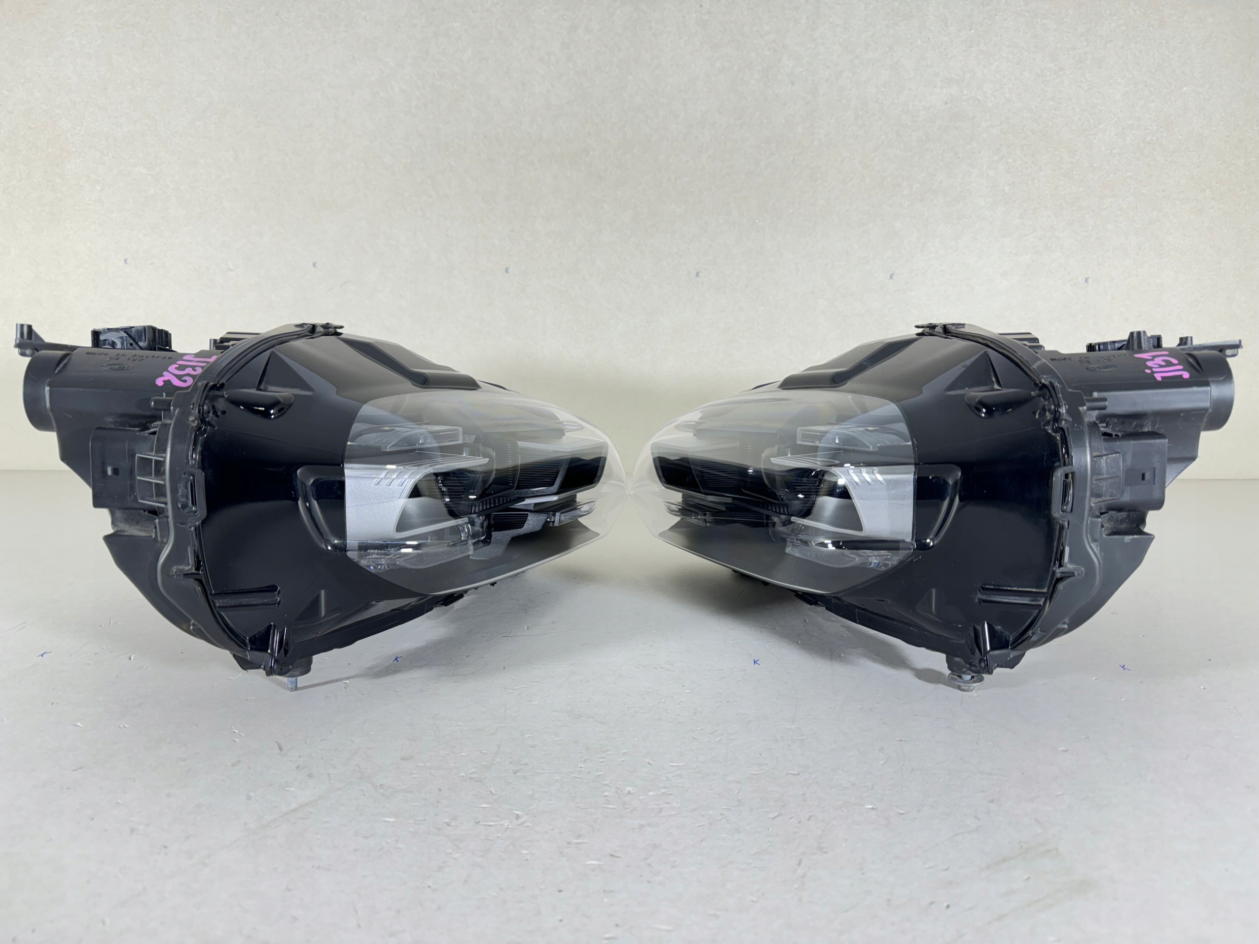 PORSCHE TAYCAN 9J1 FULL LED LAMPA LEWA PRAWA PRZÓD KOMPLET REFLEKTORY EUR Producent części Porsche OE