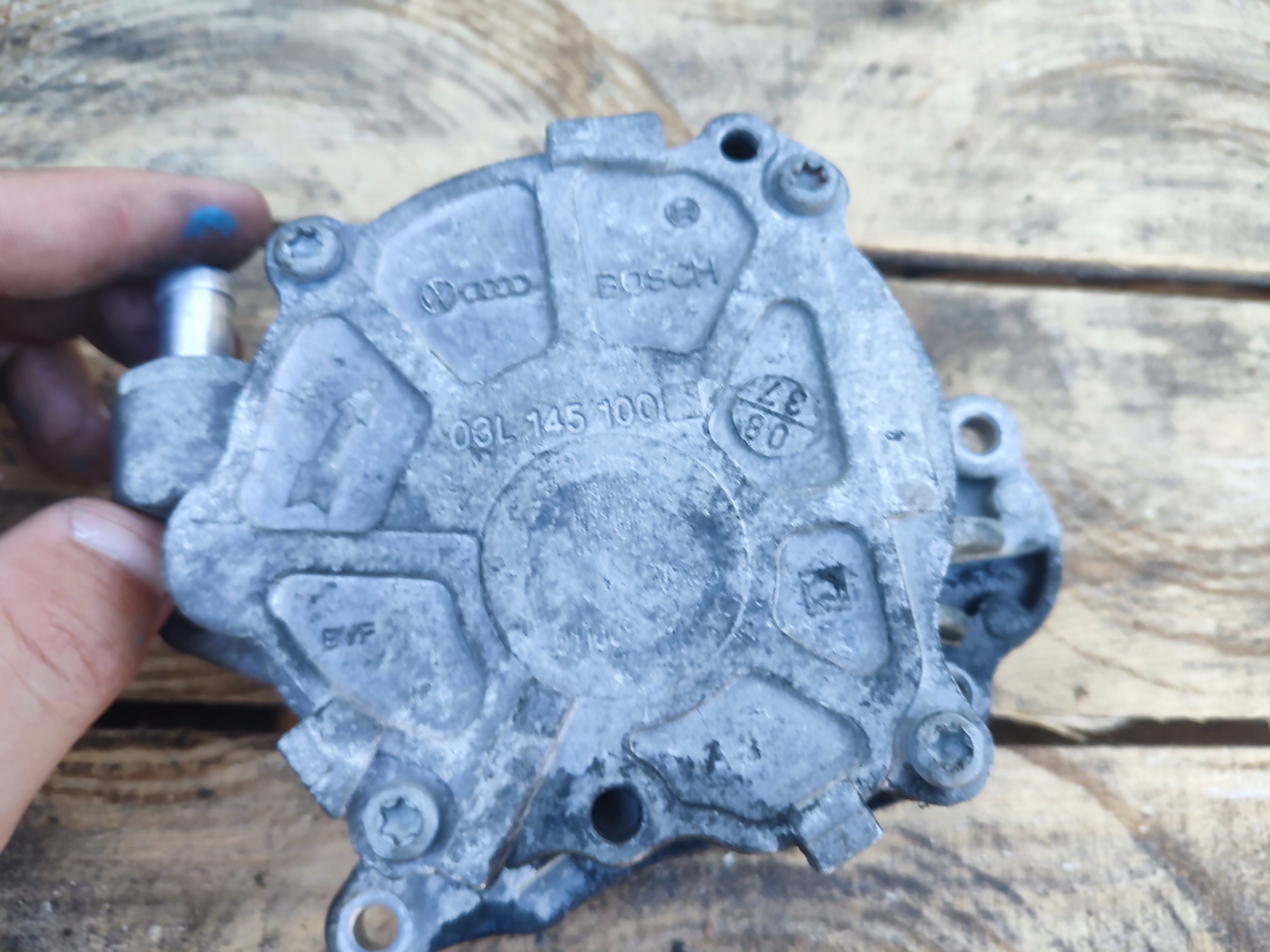 pump vacual vacum Volkswagen Passat CC 03L145100