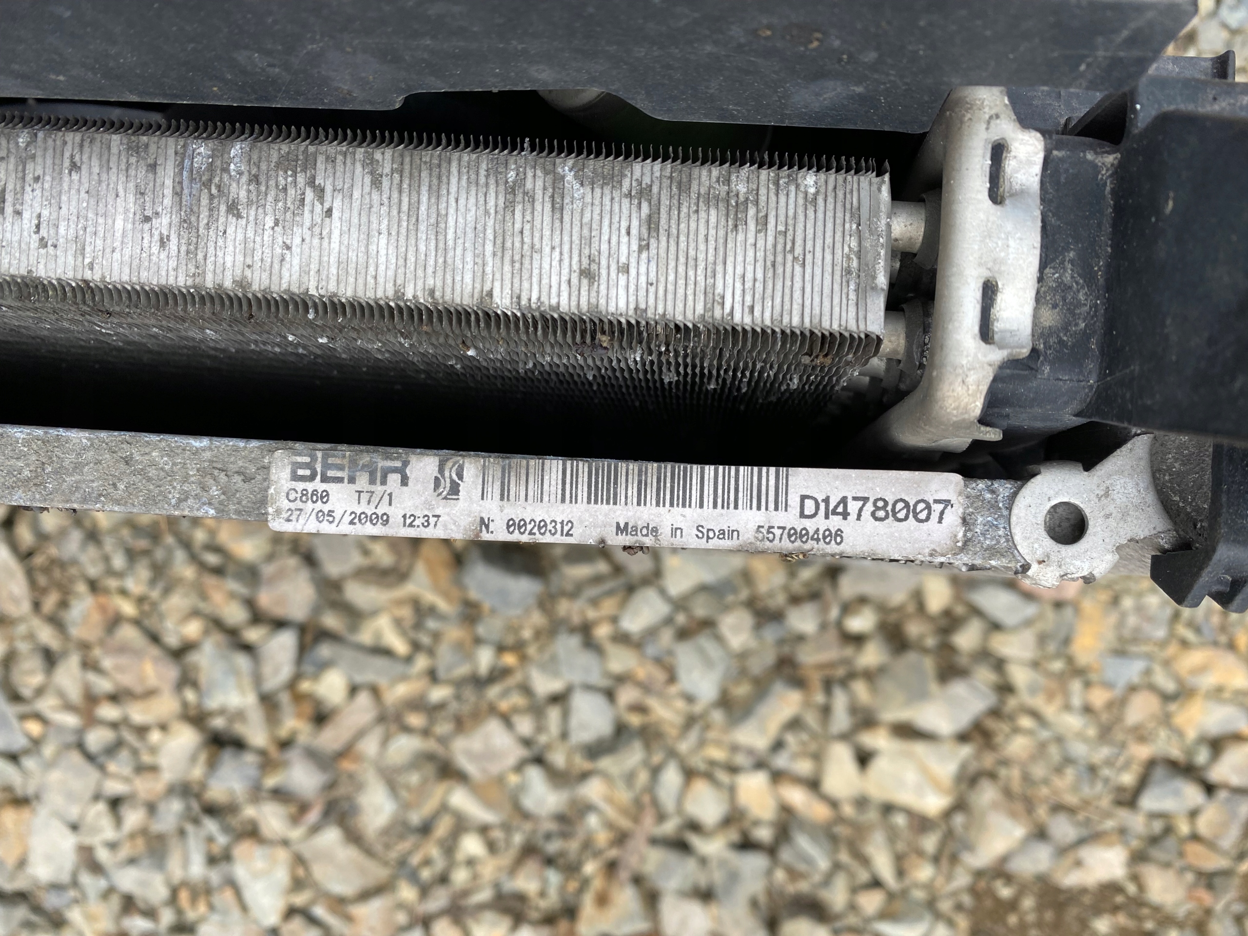 PUNTO EVO CORSA D ASTRA H 1.4 8V chladič ventilátor 13256567