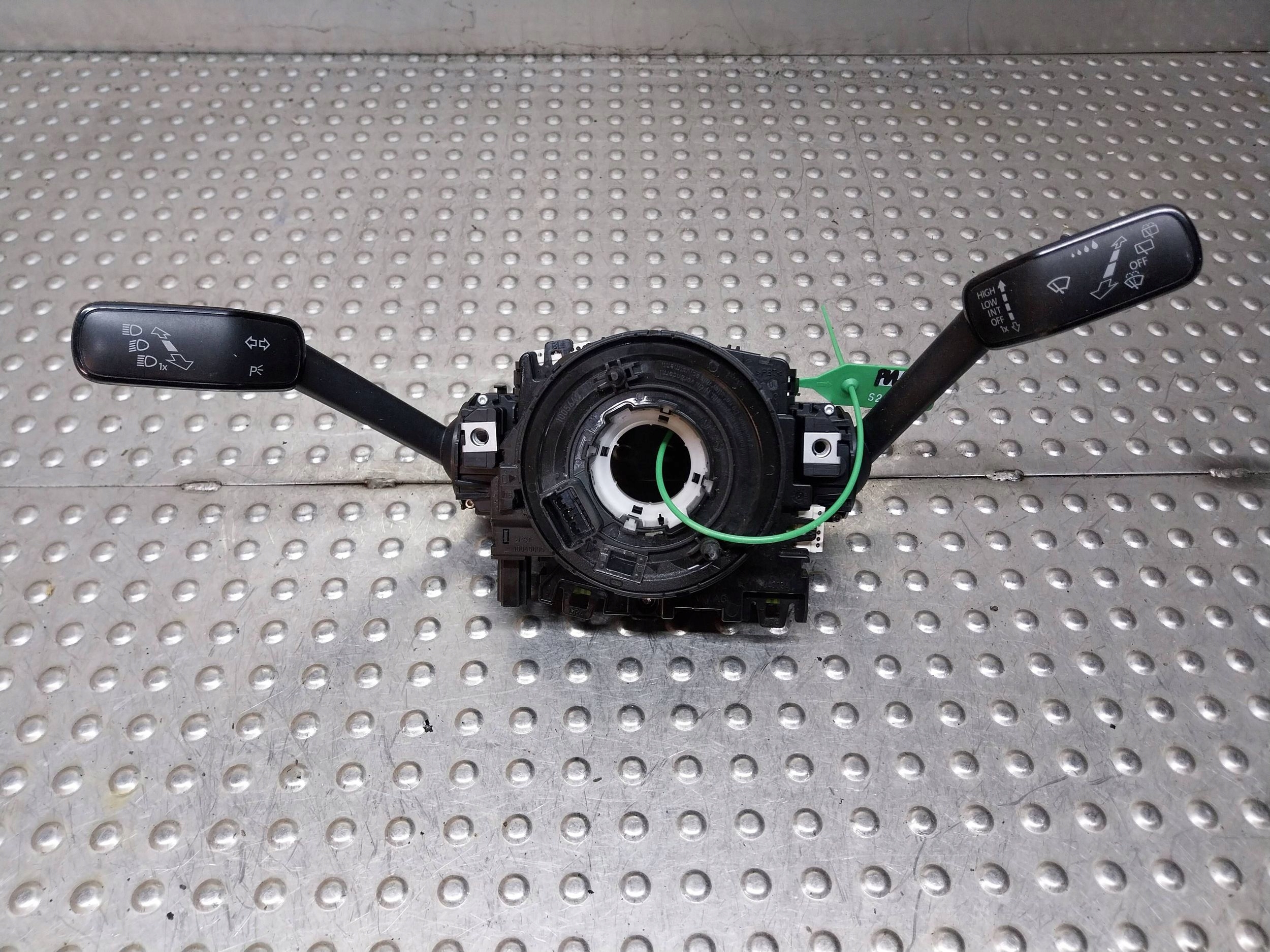 steering wheel levers and controls control ring 5Q0953507AA SKODA OCTAVIA III GOLF VII