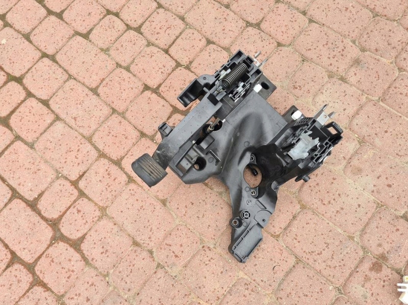 Kupplungspedal manual Opel Meriva B 13434742