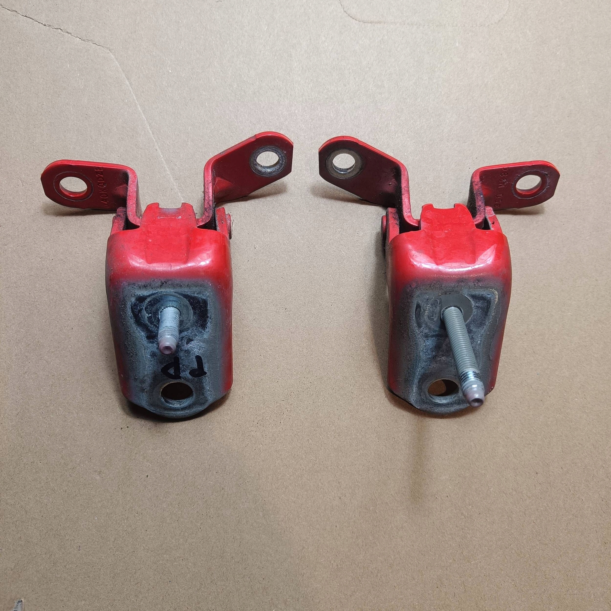 Ford Fiesta MK7 LIFT hinges door przednich right front
