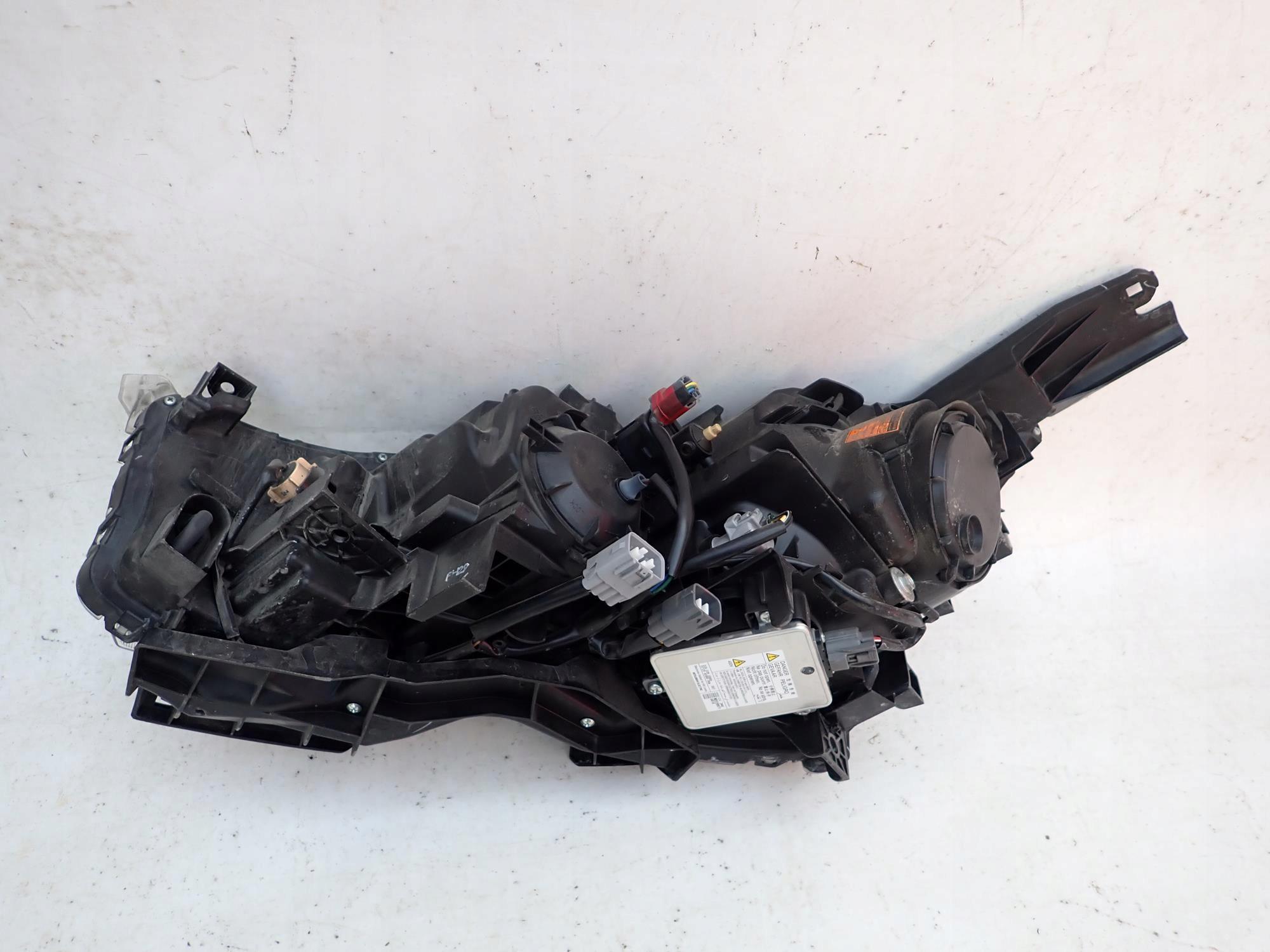 PEUGEOT 4008 12-16 light front front right