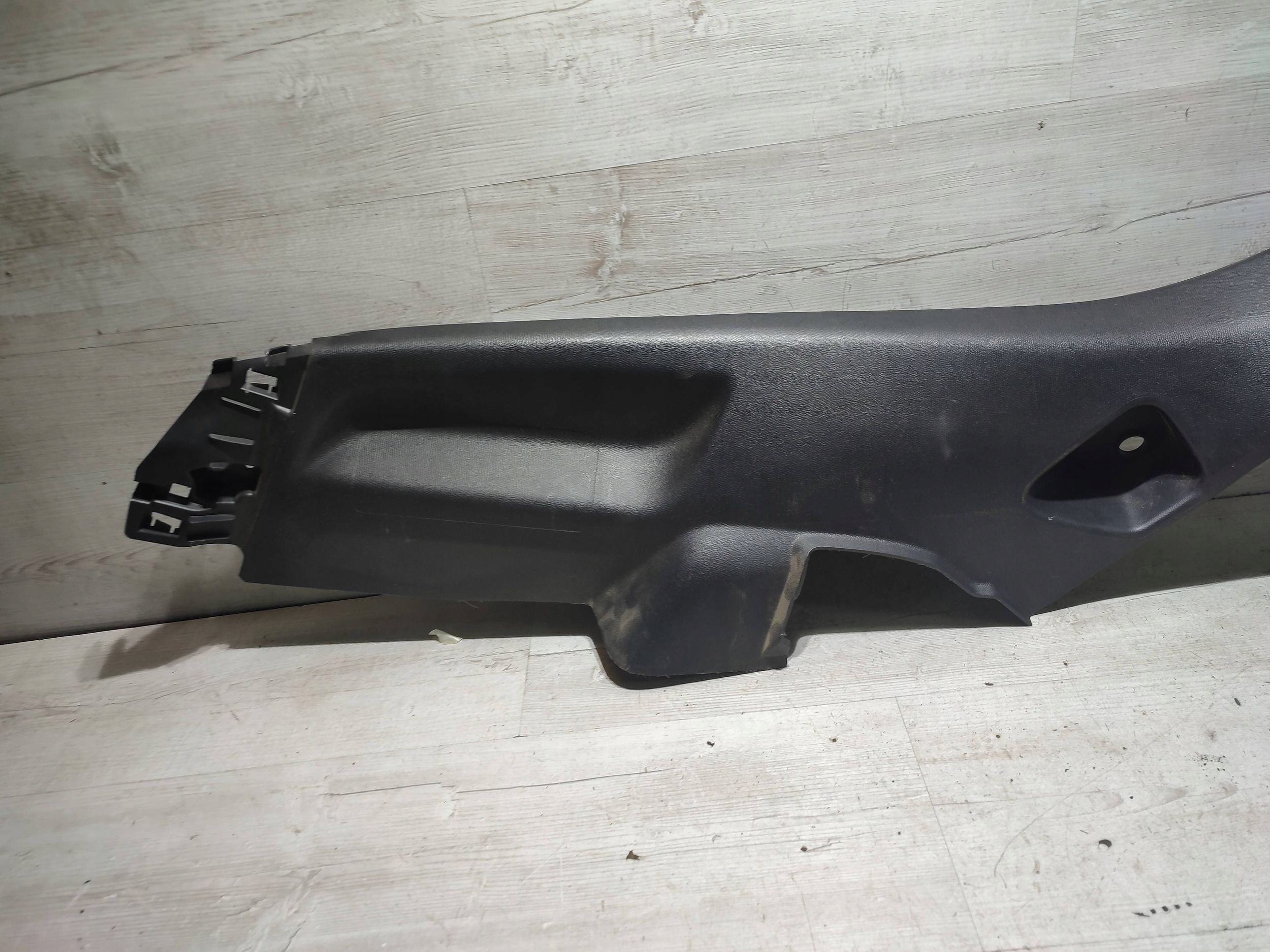 Peugeot 2008 II 2020 left side moulding threshold