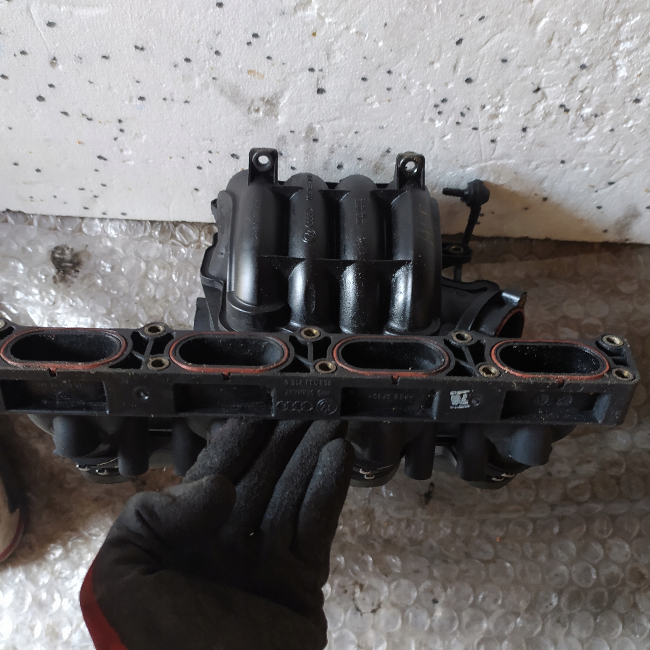 intake manifold Audi A4 B6 2.0 B OE 06B133710AJ