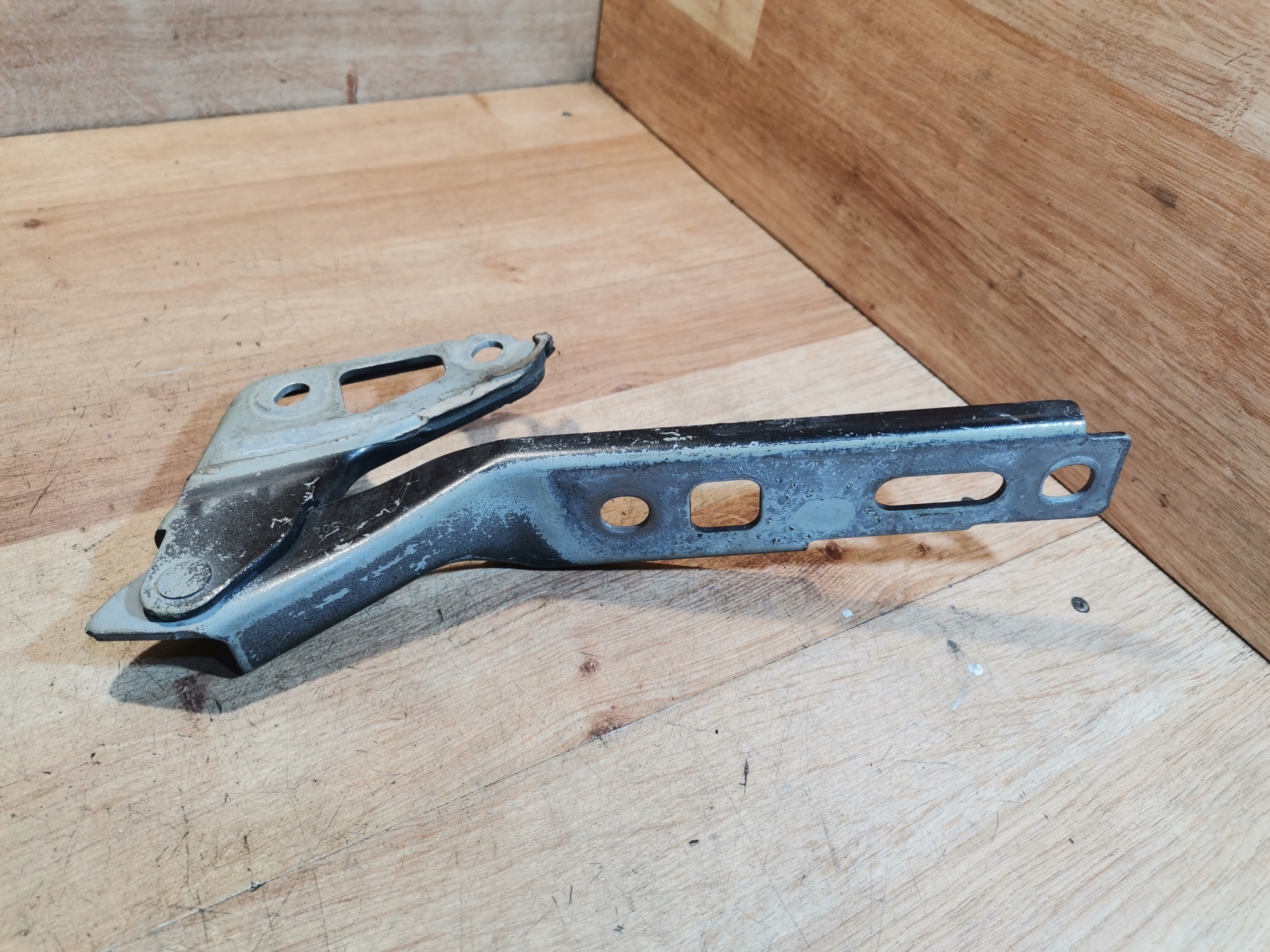 hinge bonnets left front AUDI Q7 4L0823301