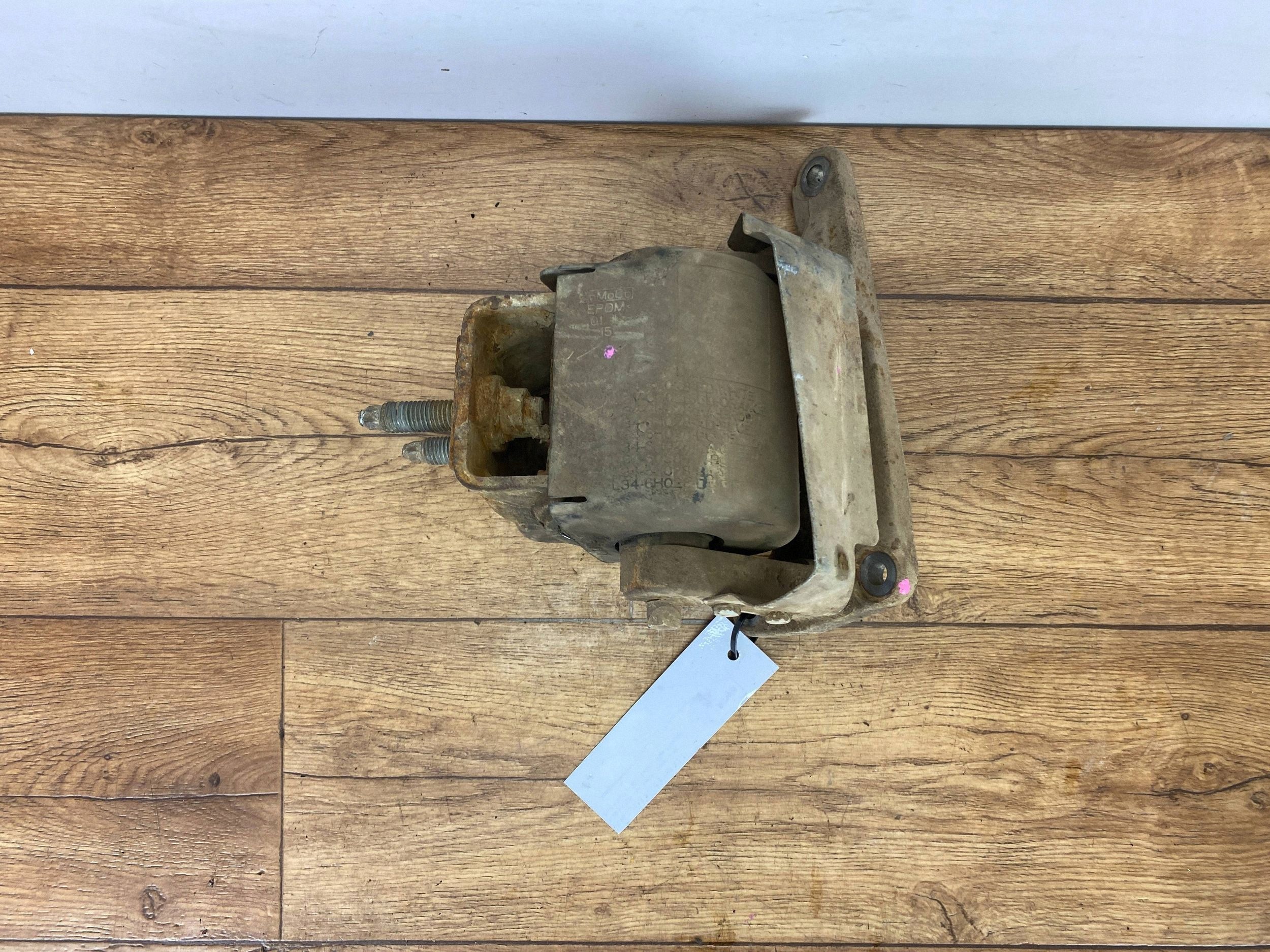 holder holder engine mount Ford F150 5.0 2015+