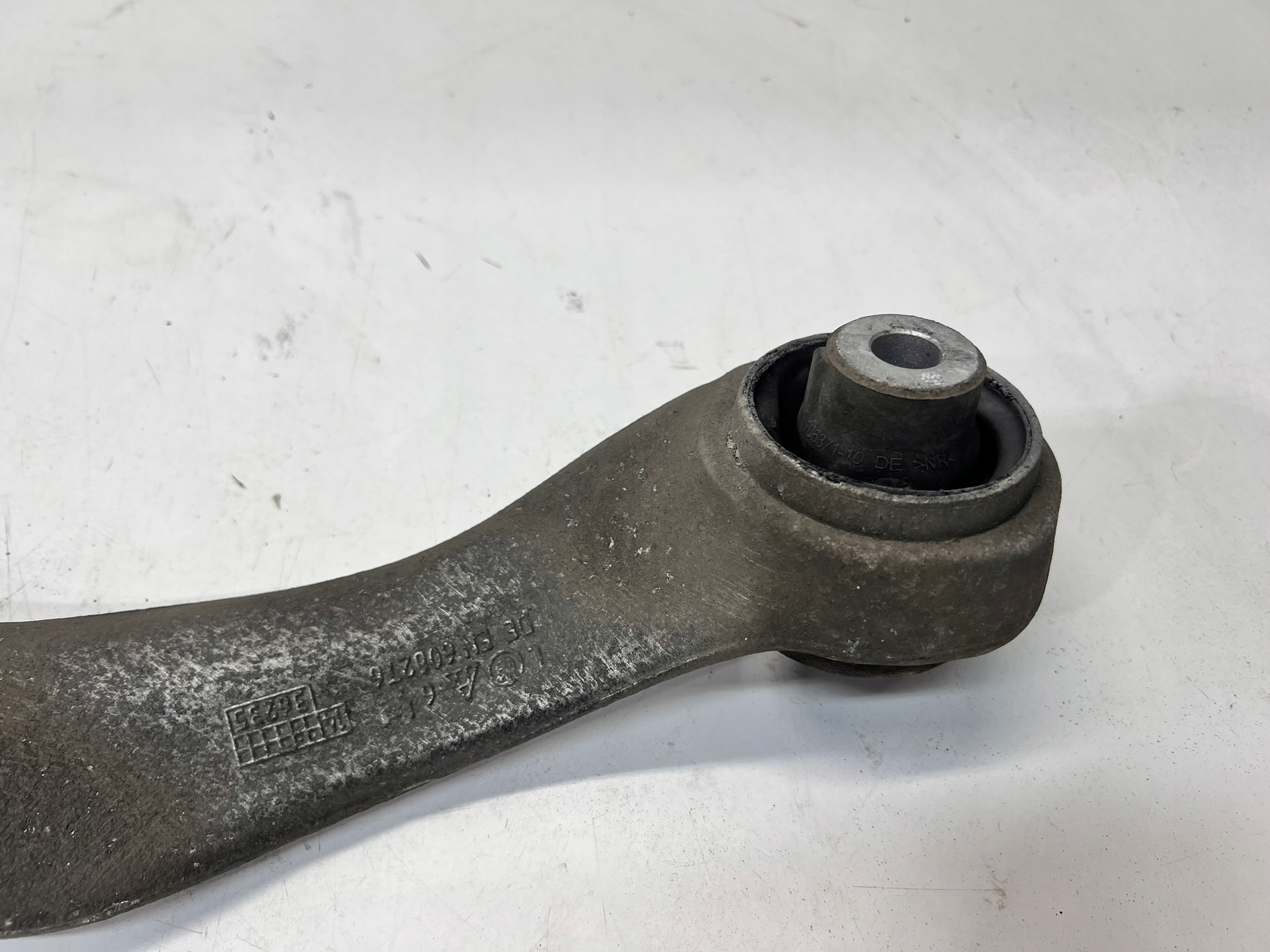 arm left front BMW F10 EN6092T6 36235
