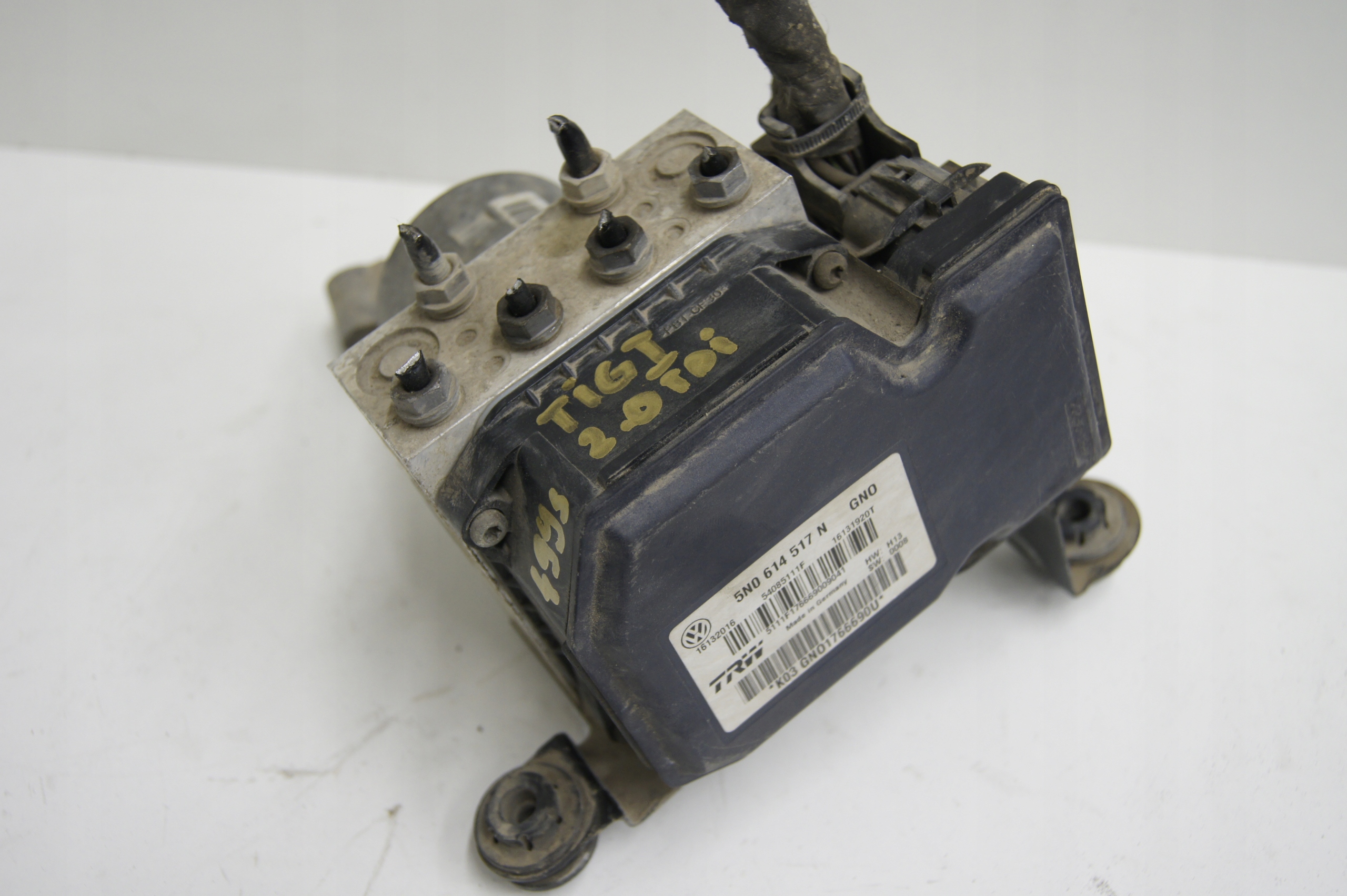 Tiguan 4x4 2.0 TDI насос ABS 5N0614517N