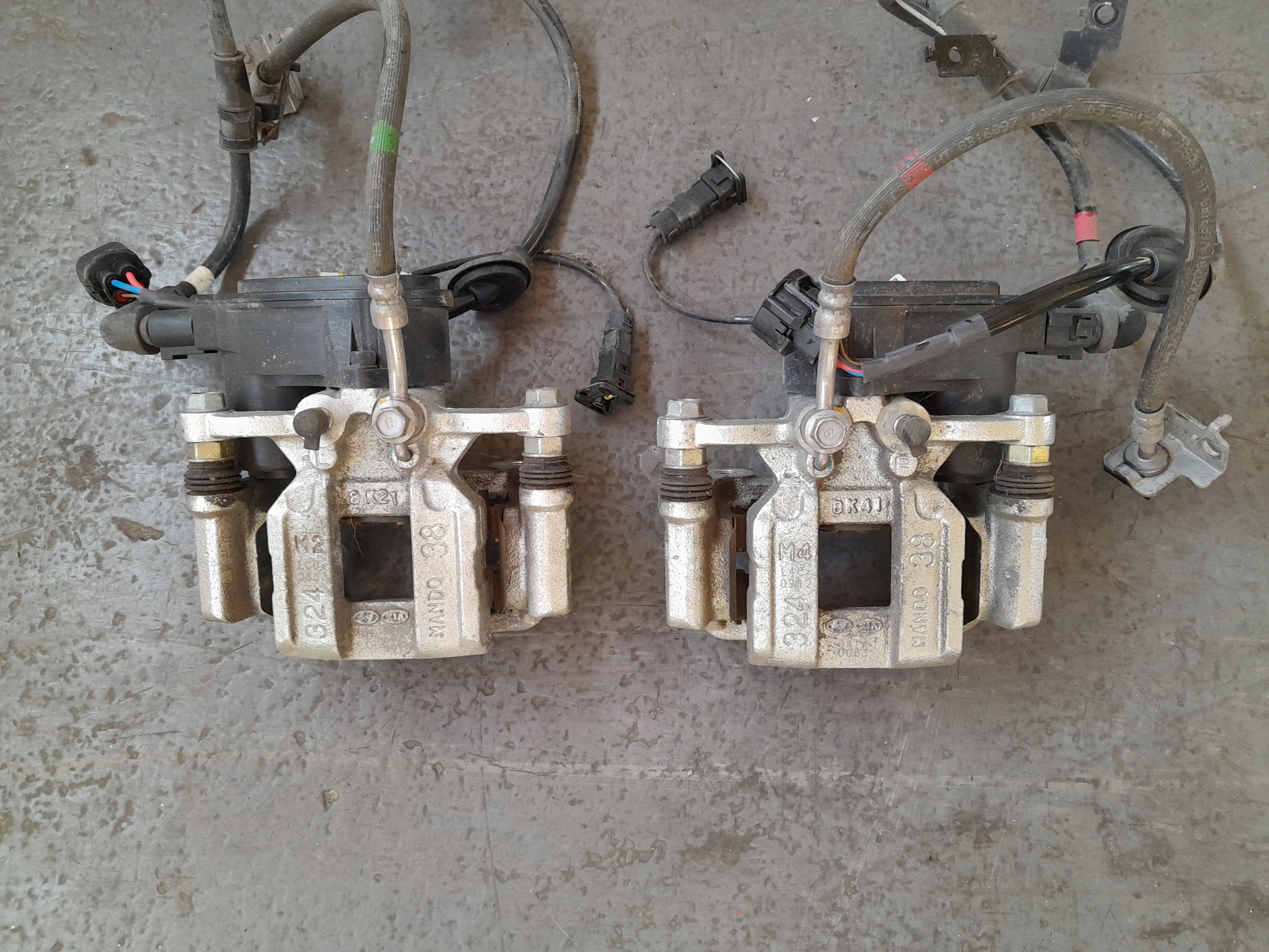 KIA NIRO 2022R LIFT ТОРМОЗНОЙ СУППОРТ ЗАДНИЙ 8554018