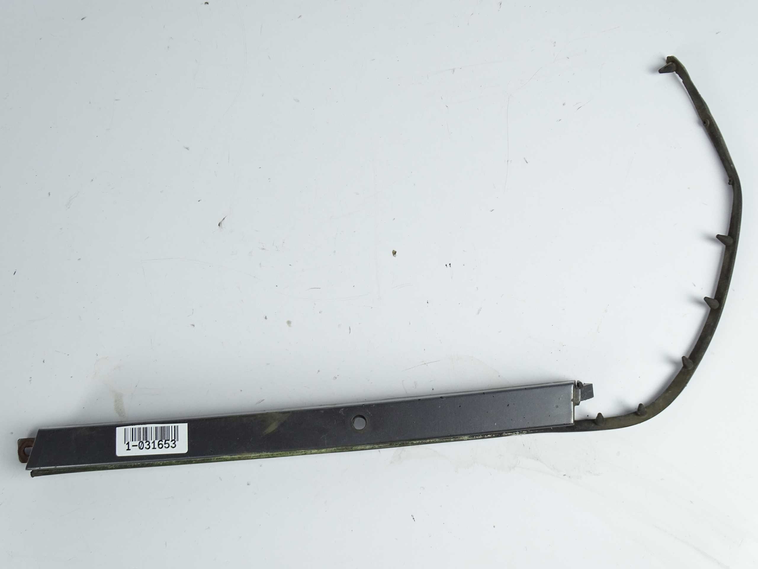 Mercedes S klasa W140 LISTWA POD LAMPE LEWA