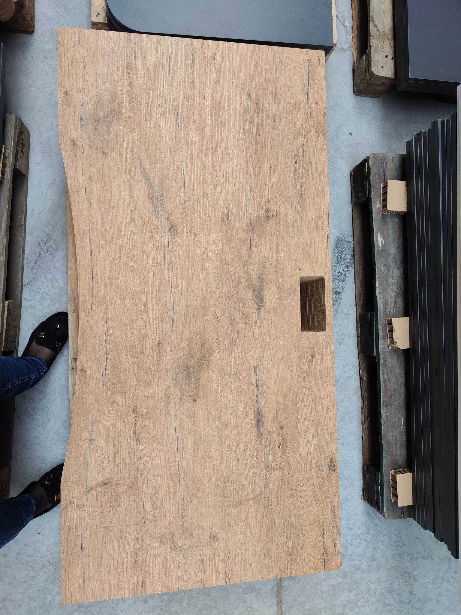 Biurko z regulacją wysokości Biurko regulowane Biurko elektryczne Kolor mebla dąb lancelot