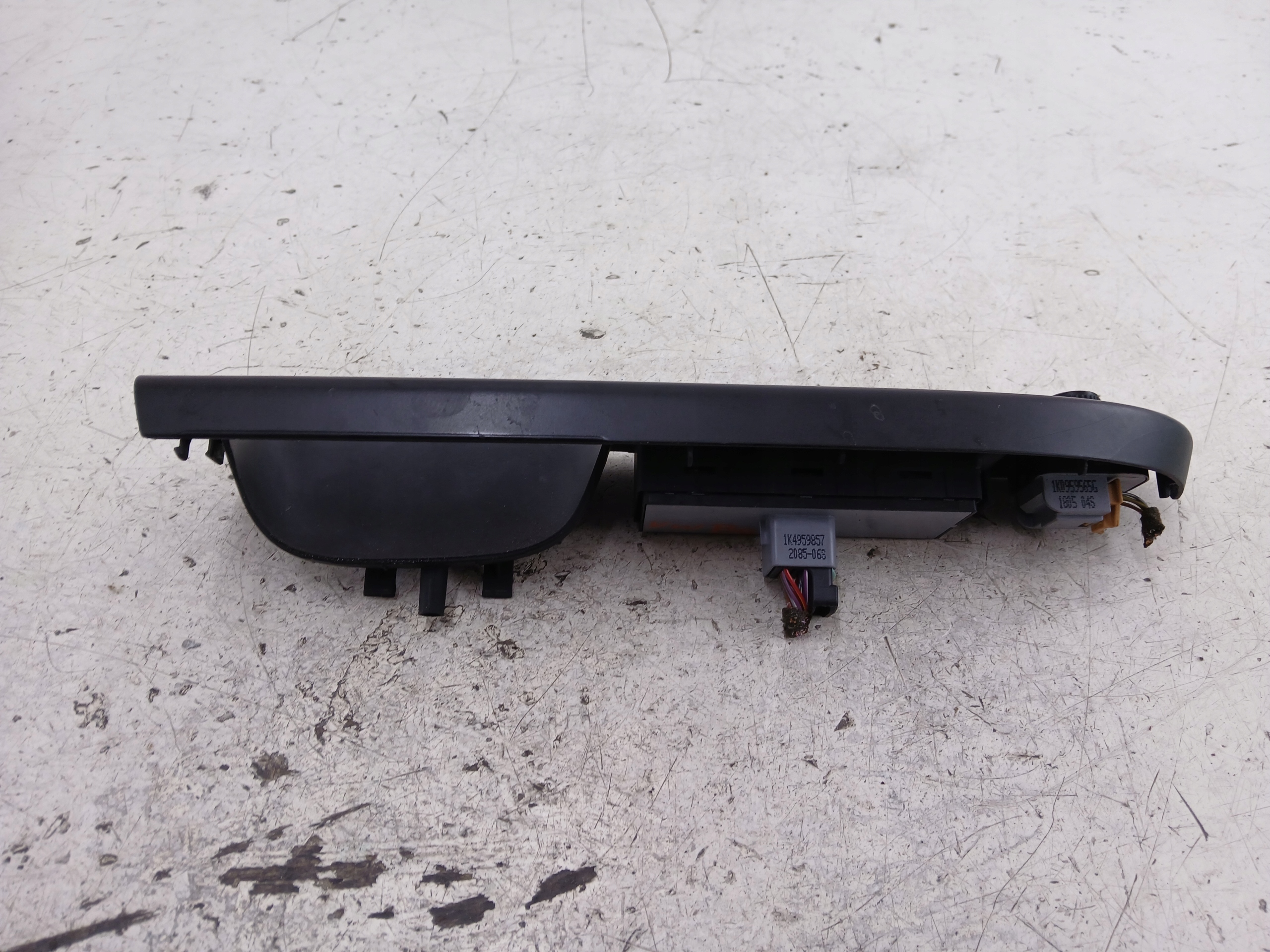 VW PASSAT B6 PANEL SZYB bal eleje