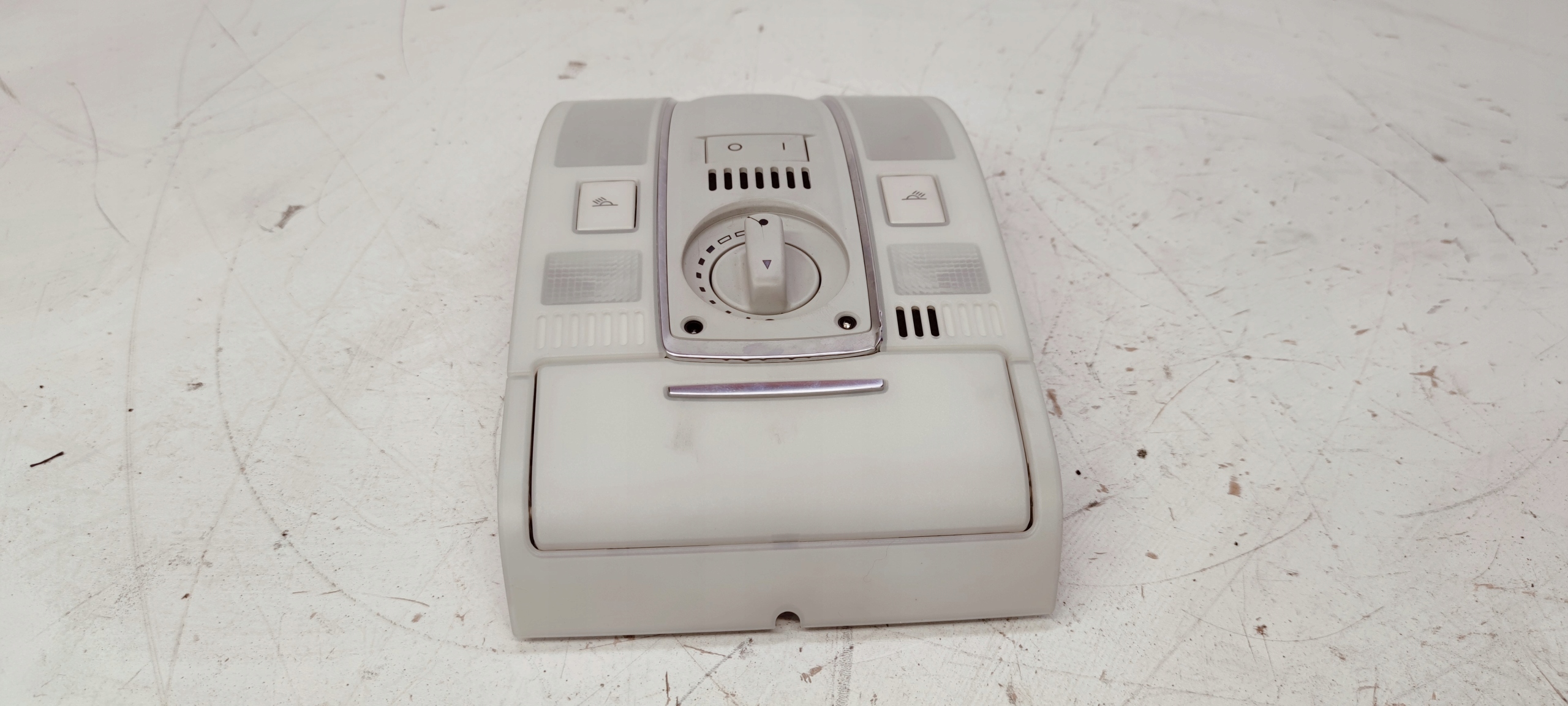 light OSWIETLENIE cabs AUDI A6 4F0947135BE 13T