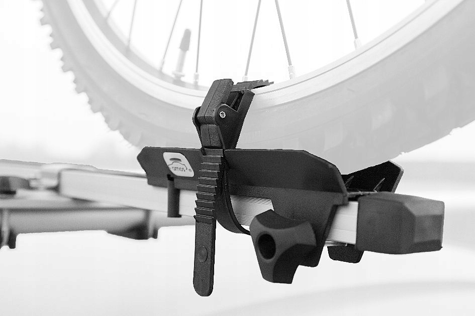 4x UCHWYTÓW ROWEROWYCH DO PRZEWOZÓW ROWERÓW ROWERU NA DACHU SAMOCHODU AUTA Producent AMOS
