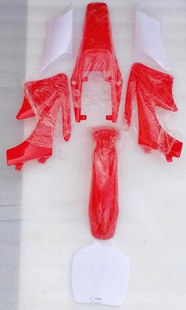 

Plastiki Obudowa Mini Cross 49cc 2T Kpl Czerwone