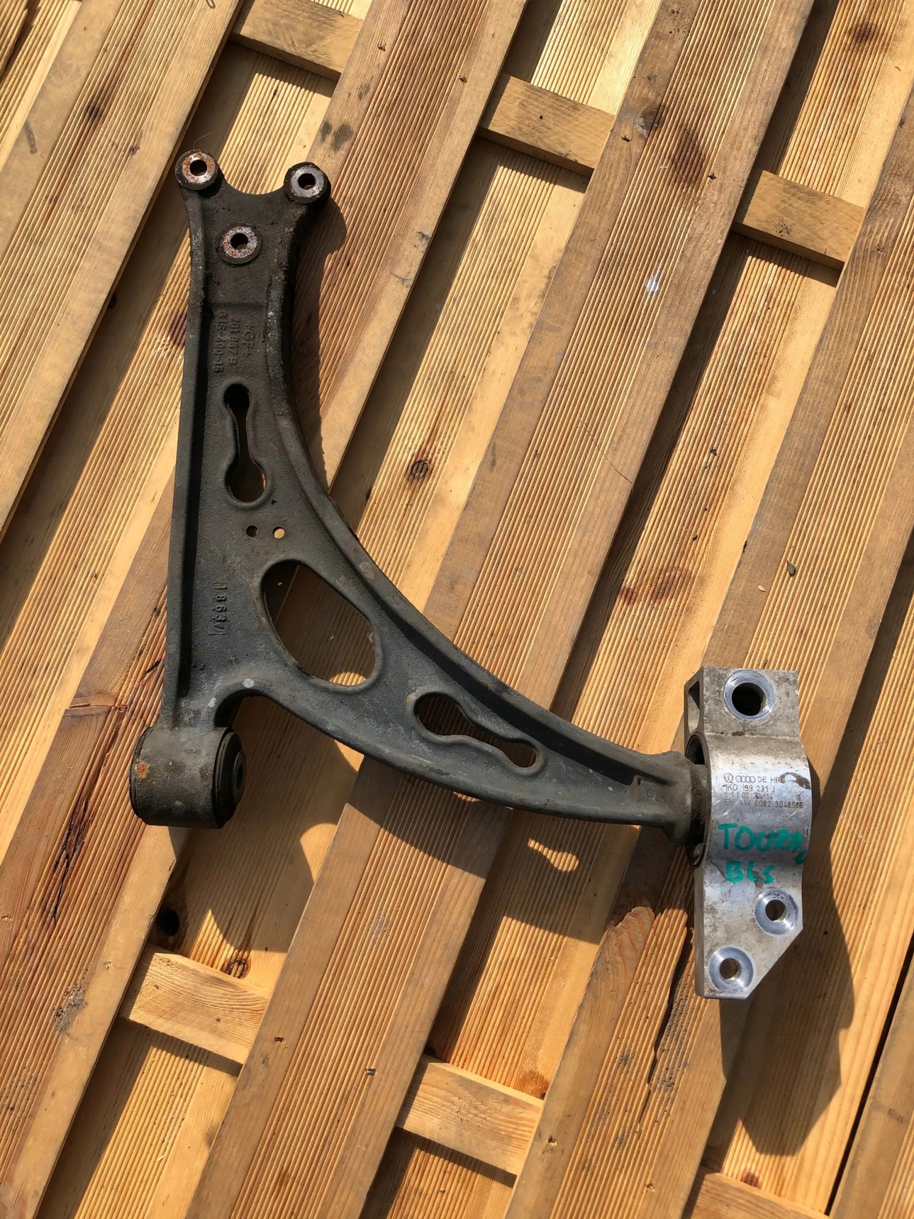VW TOURAN and LIFT 1.9 TDI BLS arm left front 1K0199231J
