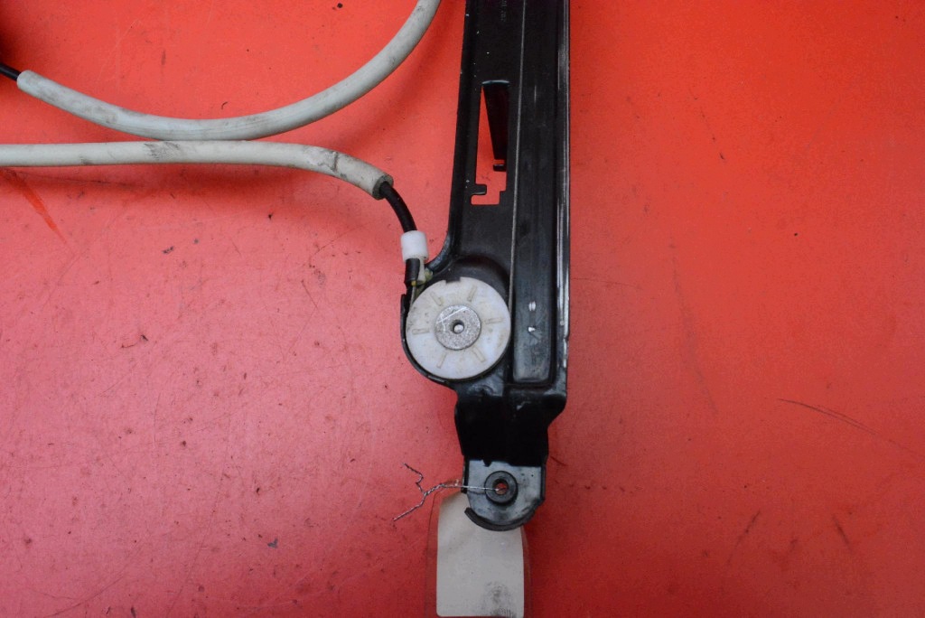 mécanisme essuie glaces gauche avant EU 05074799AA DODGE CALIBER 06-12