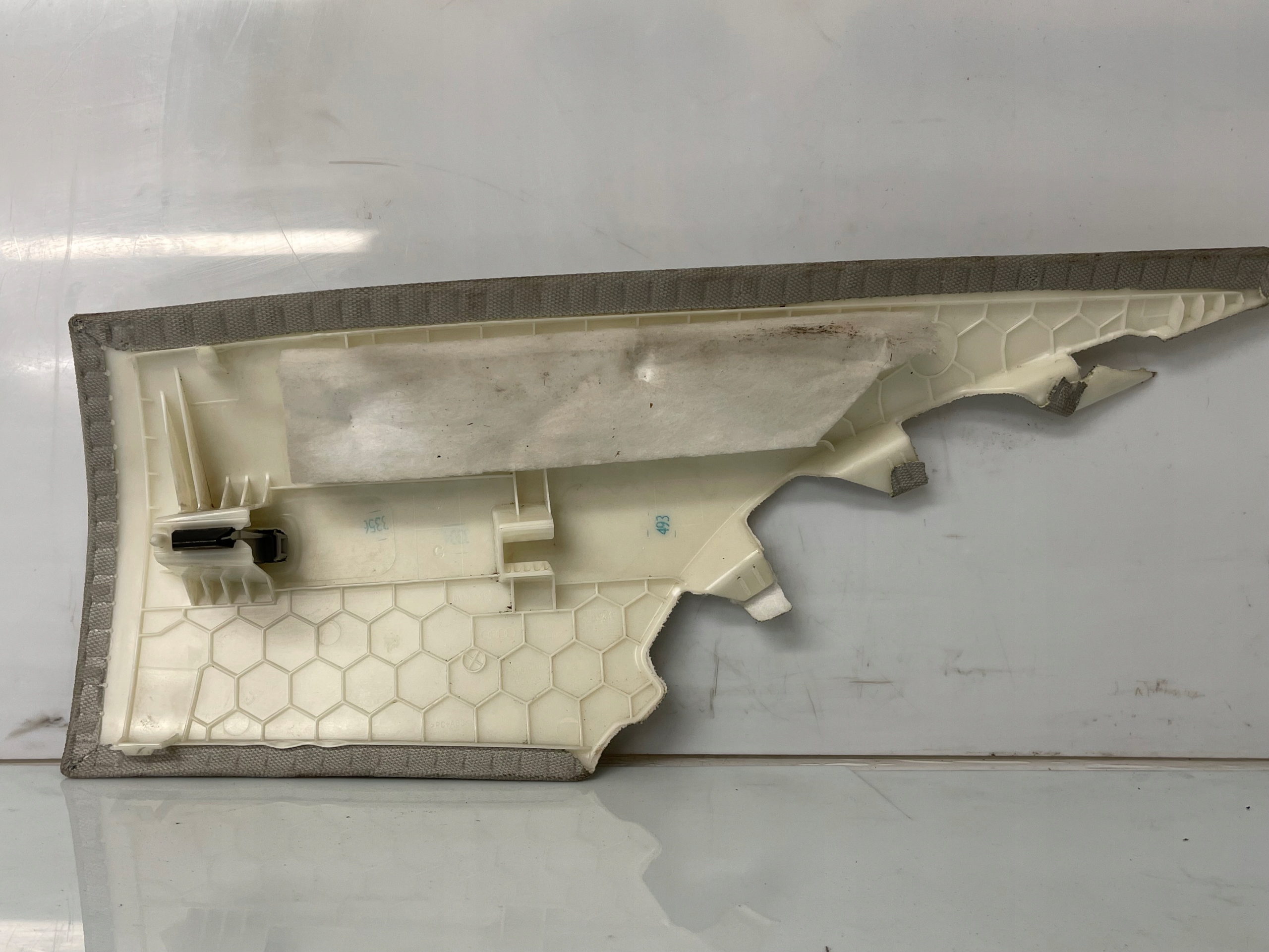 Audi A3 8V cover SLUPKA left 8V5867245