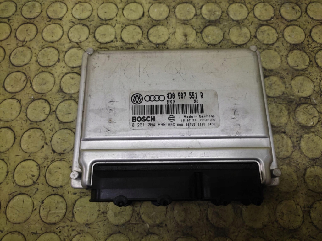 AUDI A6 C5 2.8 control unit of the engine 0261204690