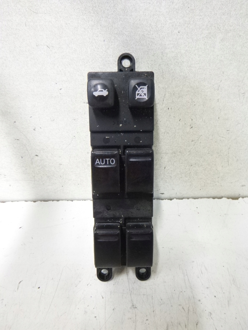 switch panel of the window left Nissan Primera P12 04r.