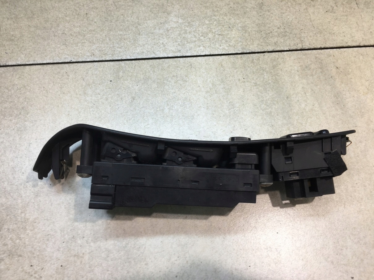 PANEL okna levý předek SUBARU LEGACY III