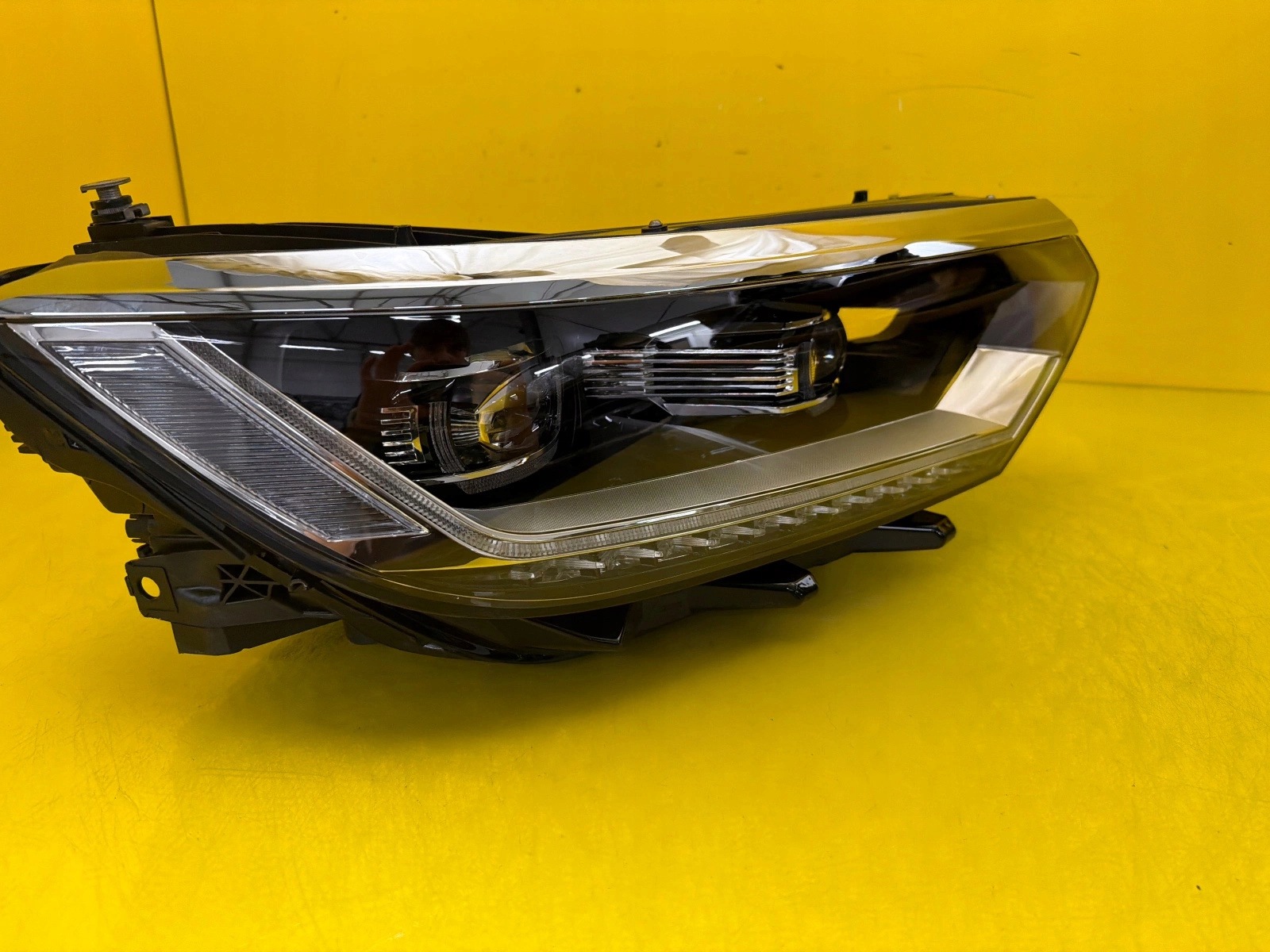 light right VW Passat B8 Full Led 3G1941082C