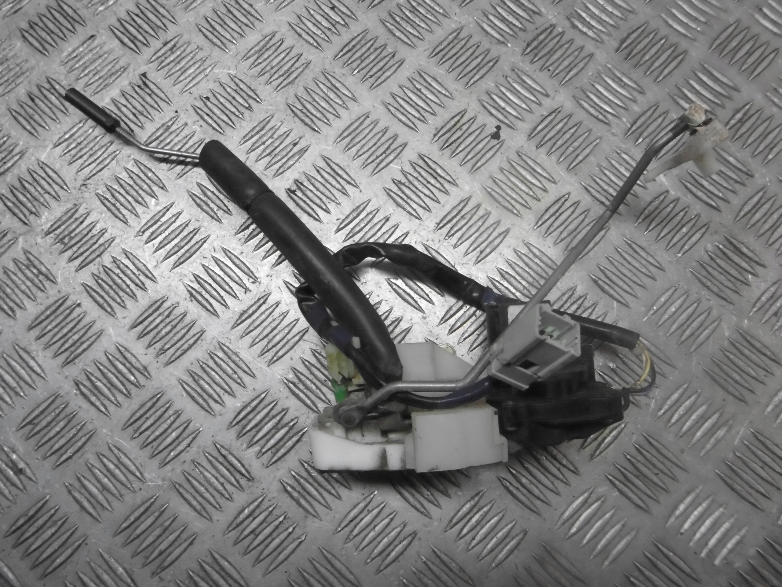 ZAMEK DRZWI PRAWY PRZÓD ROVER 45 FQJ102940