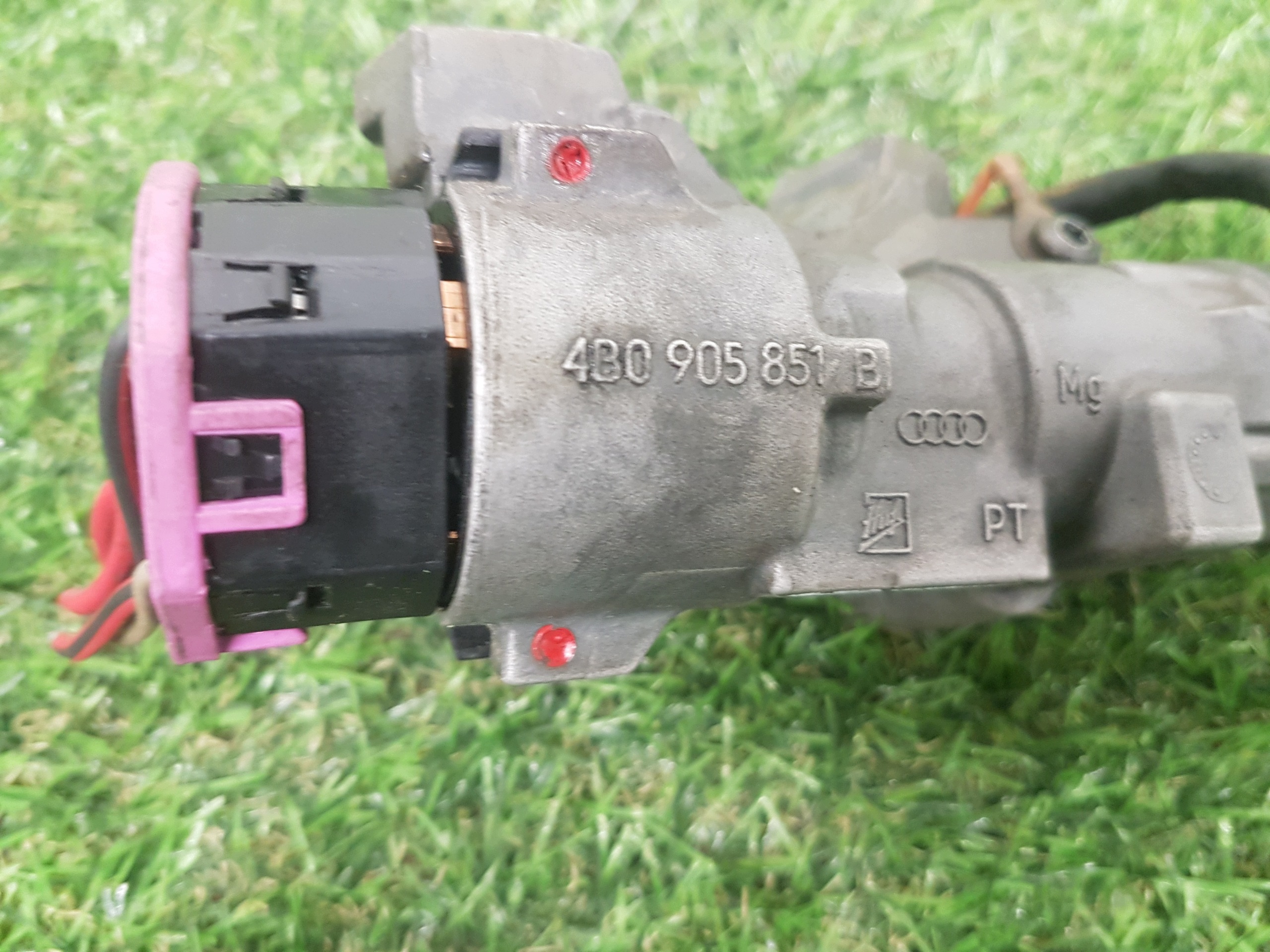 ignition Z with key VOLKSWAGEN NEW BEETLE 4B0905851B