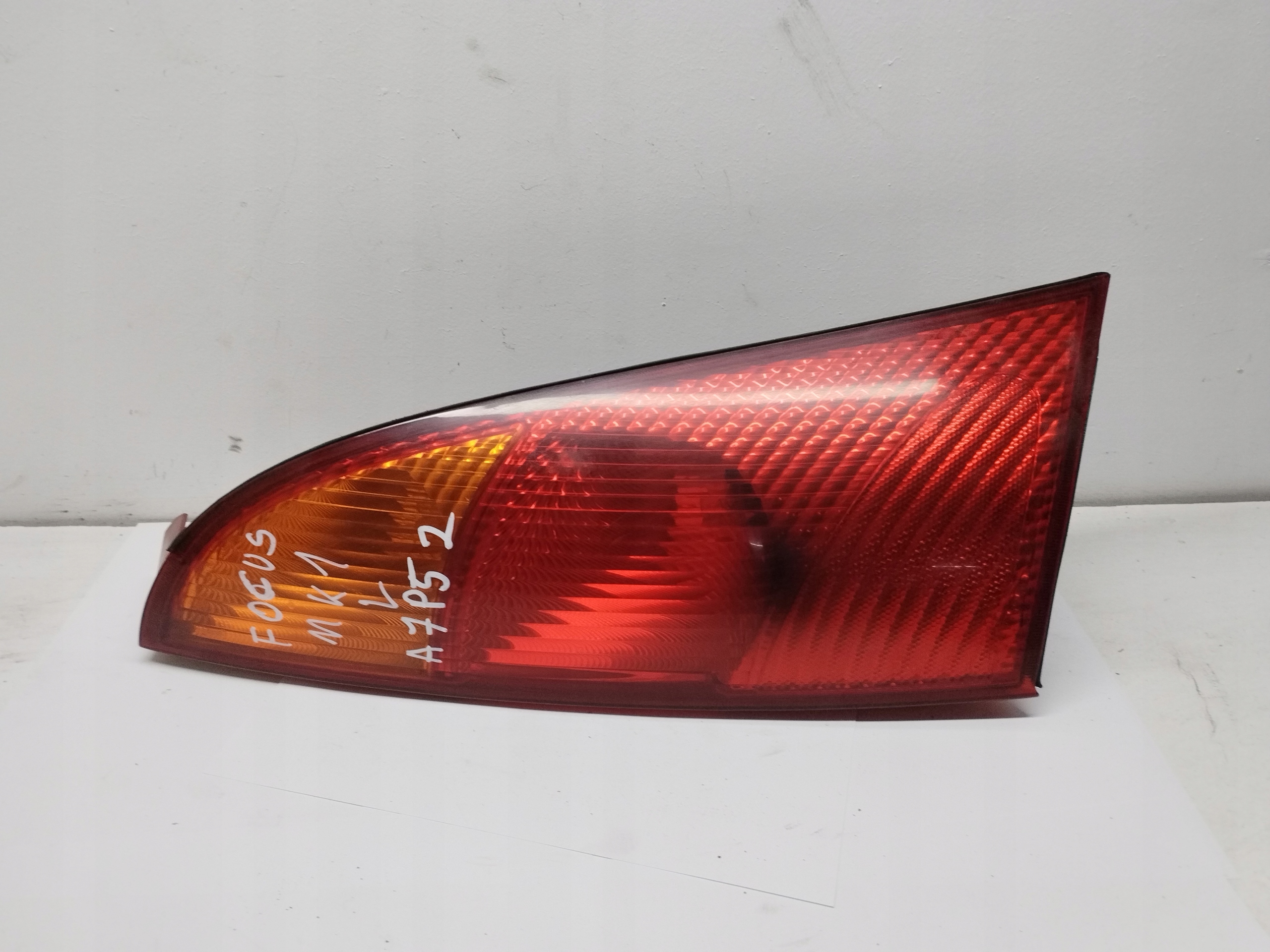 light rear left Ford Focus Mk1 1M5113405