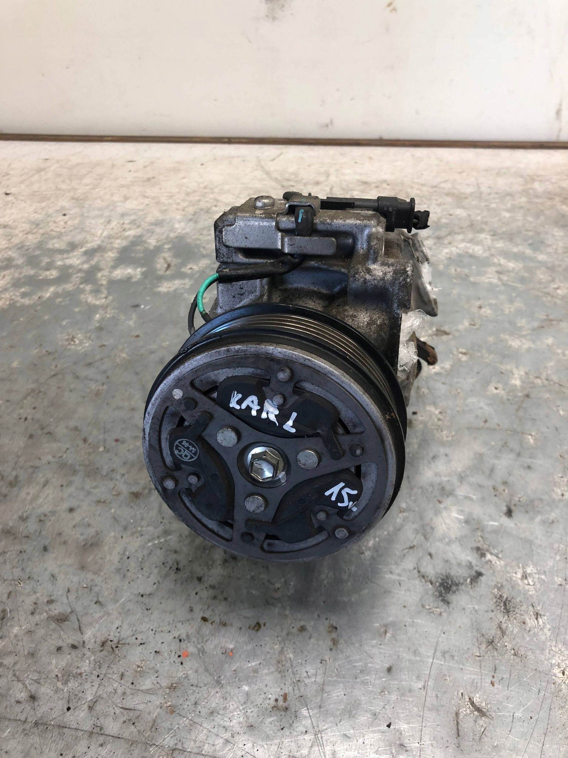 compressor compressor; of the air conditioning OPEL KARL 94551797