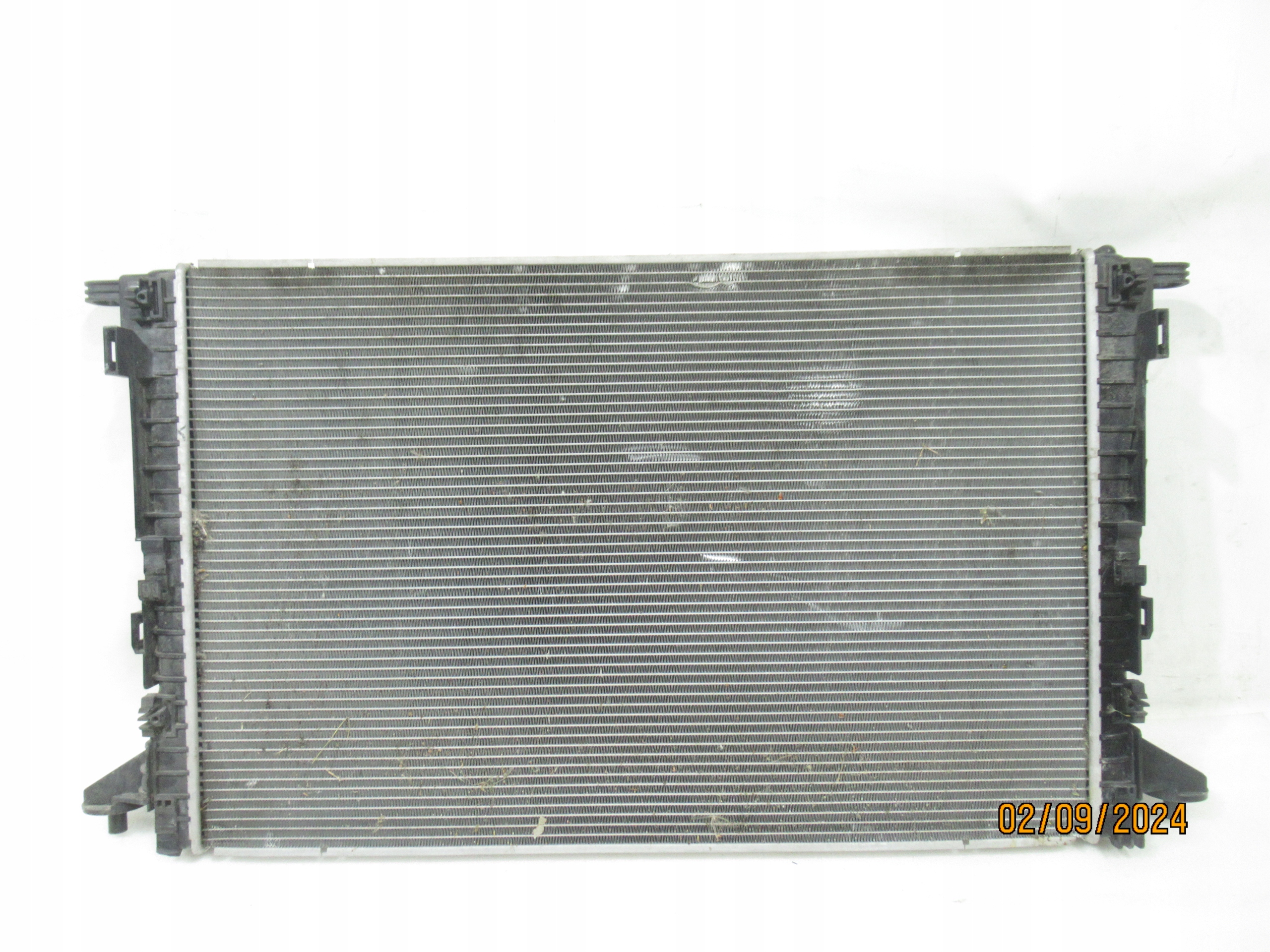 CHŁODNICA WODY AUDI A4 B9 8W0121251AB Producent części Audi OE