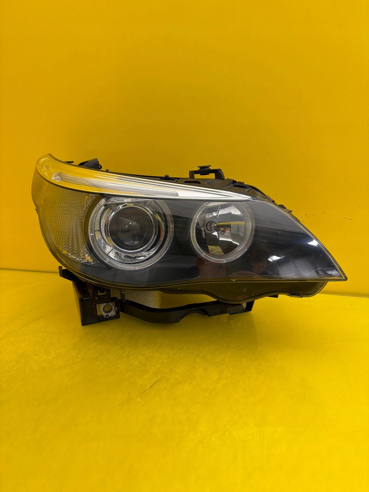 light right Bmw 5 E60 E61 Lift 2007-2010 Bi-Xenon Skretna D2S