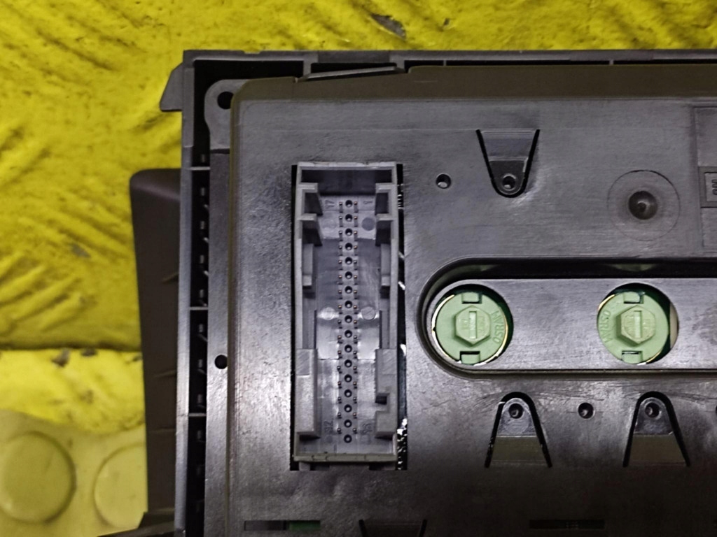 OPEL ASTRA H GTC display 13208194