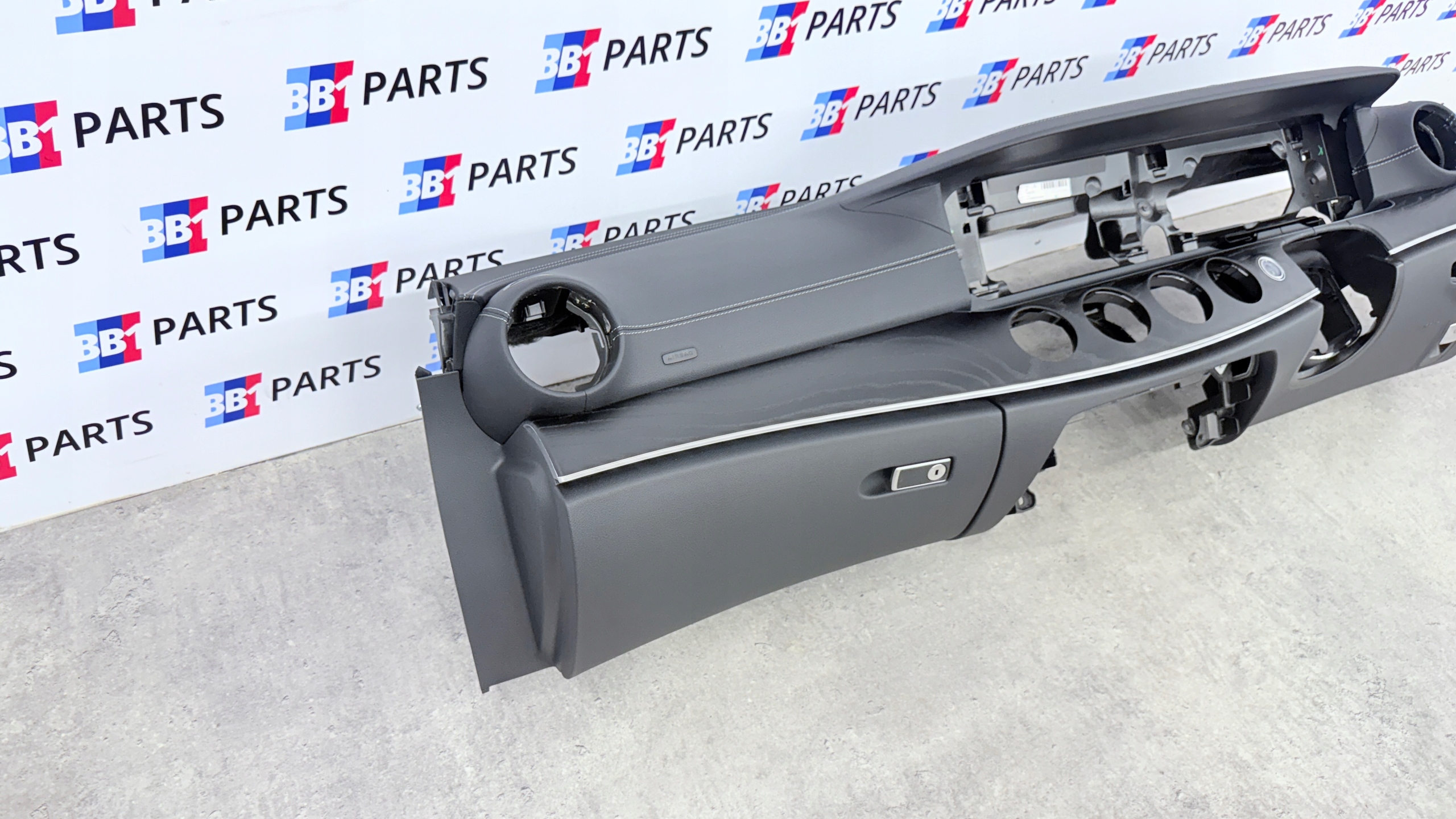 MERCEDES W238 console dashboard instrument panel cockpit UK BIALA NIC A2136809904