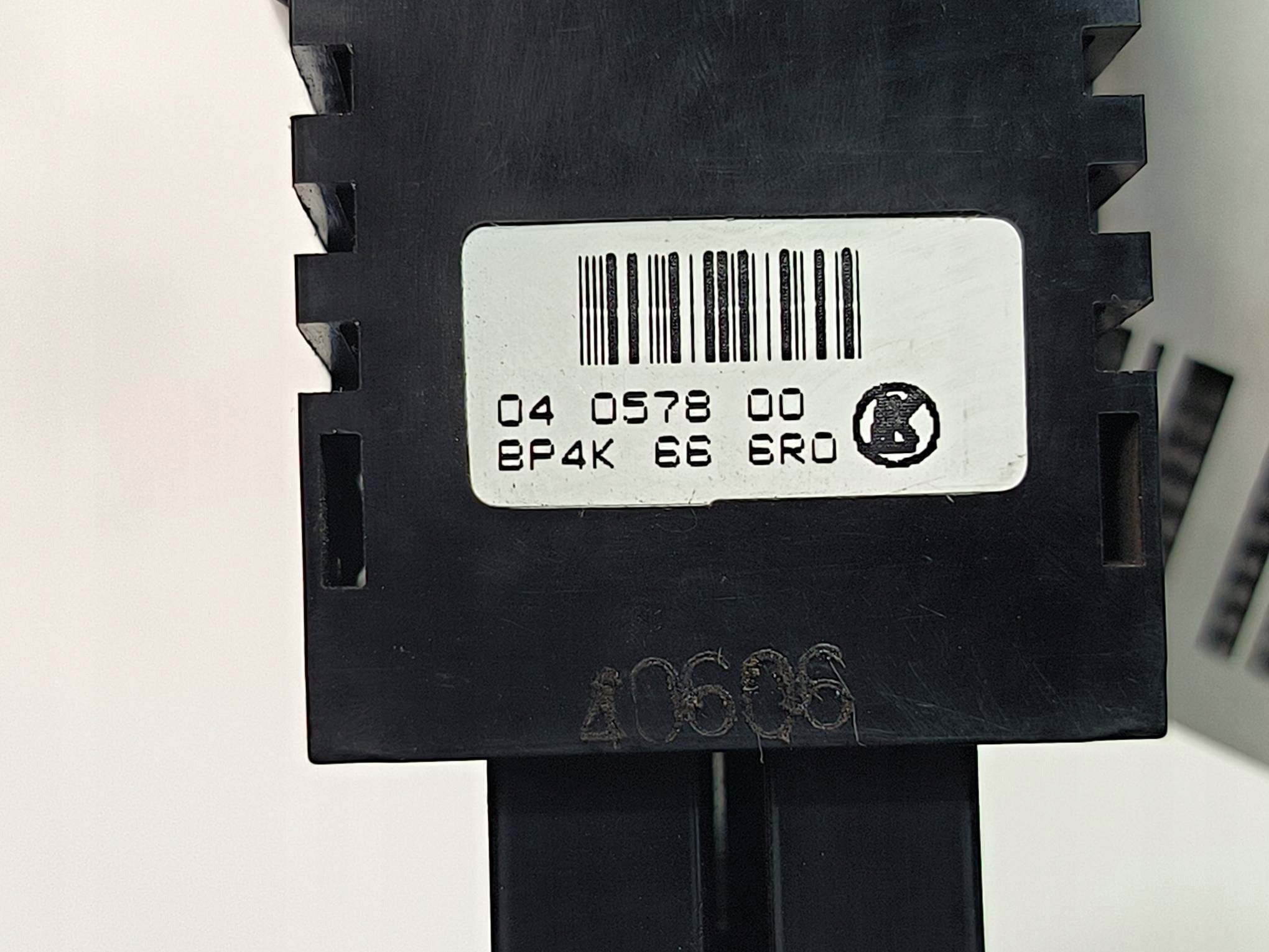 button switch control of the lights BP4K666R0 MAZDA 3 and BK