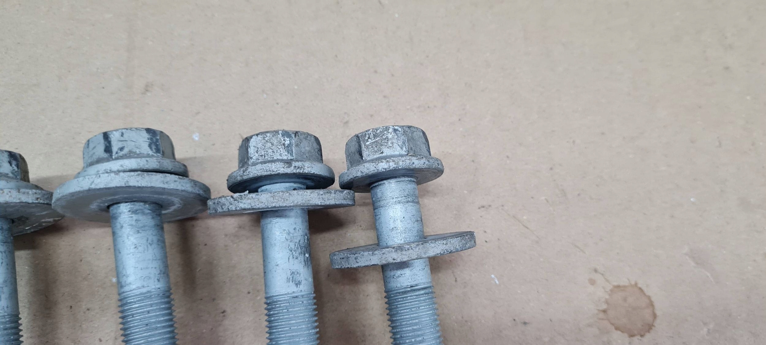 A6 C8 4K screws springing siders KOLYSKI SANEK rear part rear. A7 4K