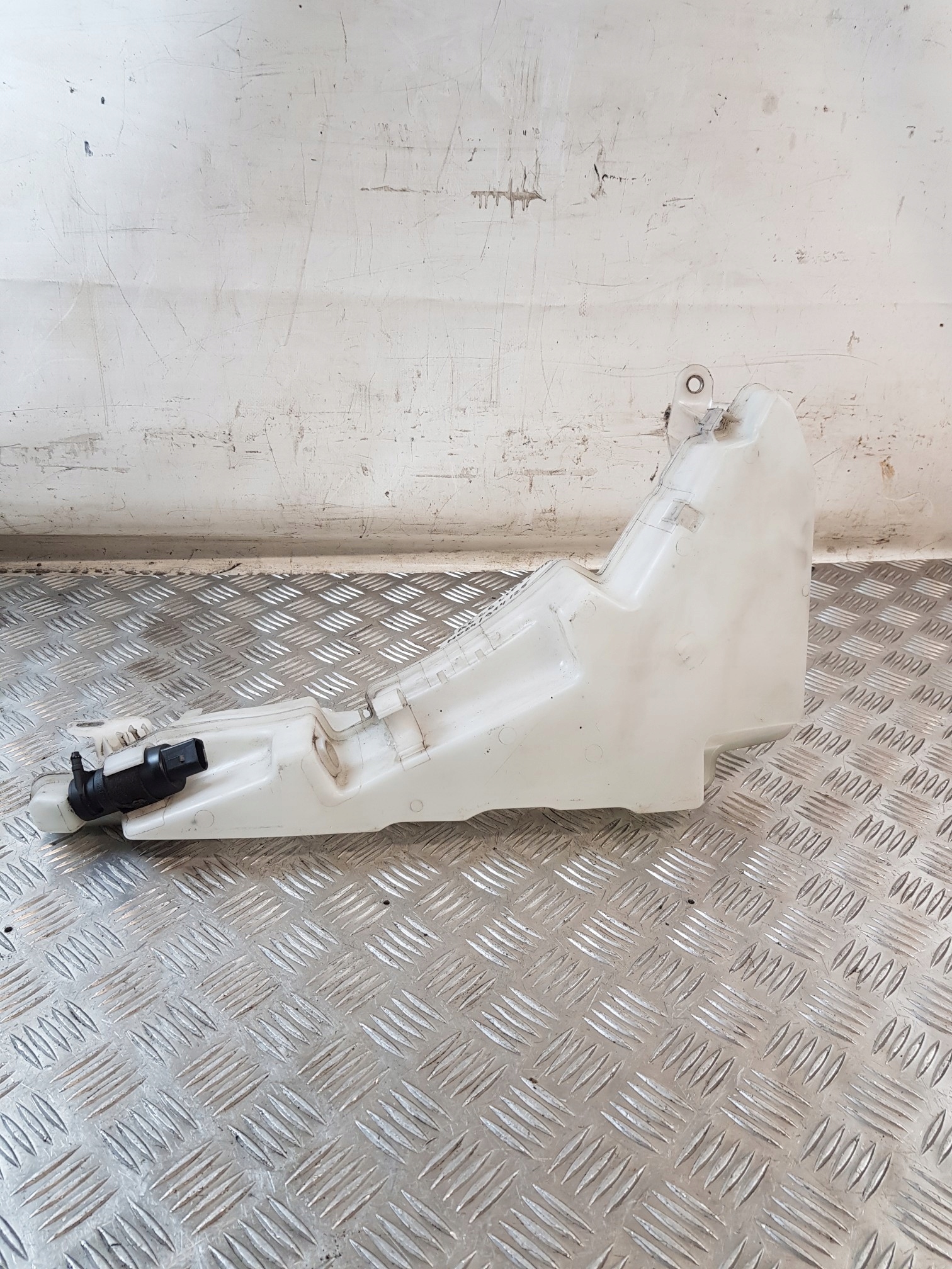 washer fluid tank + pump 4F0955453 AUDI A6 C6 LIFT 10R