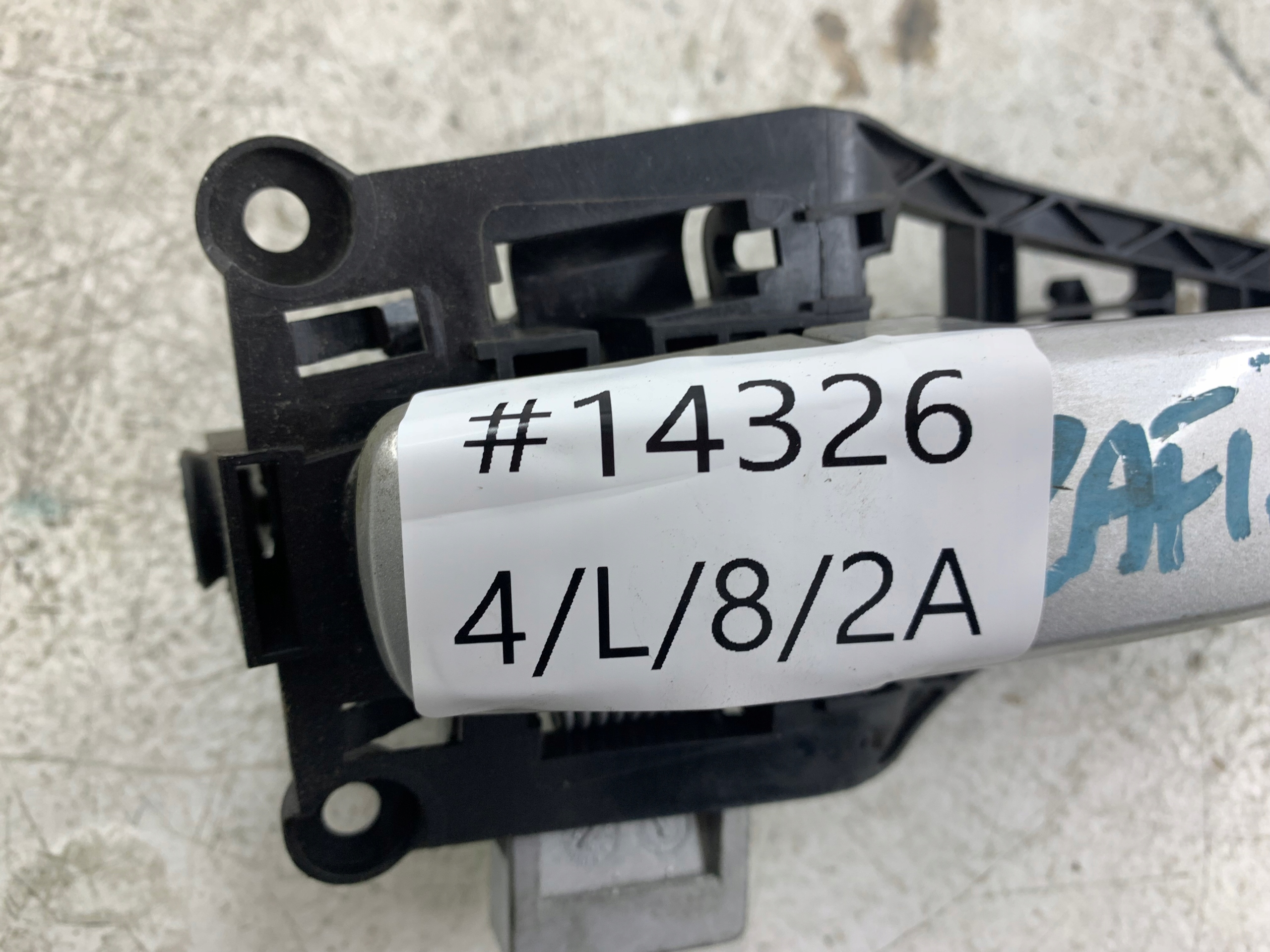 OPEL ZAFIRA B handle exterior left rear part Z157