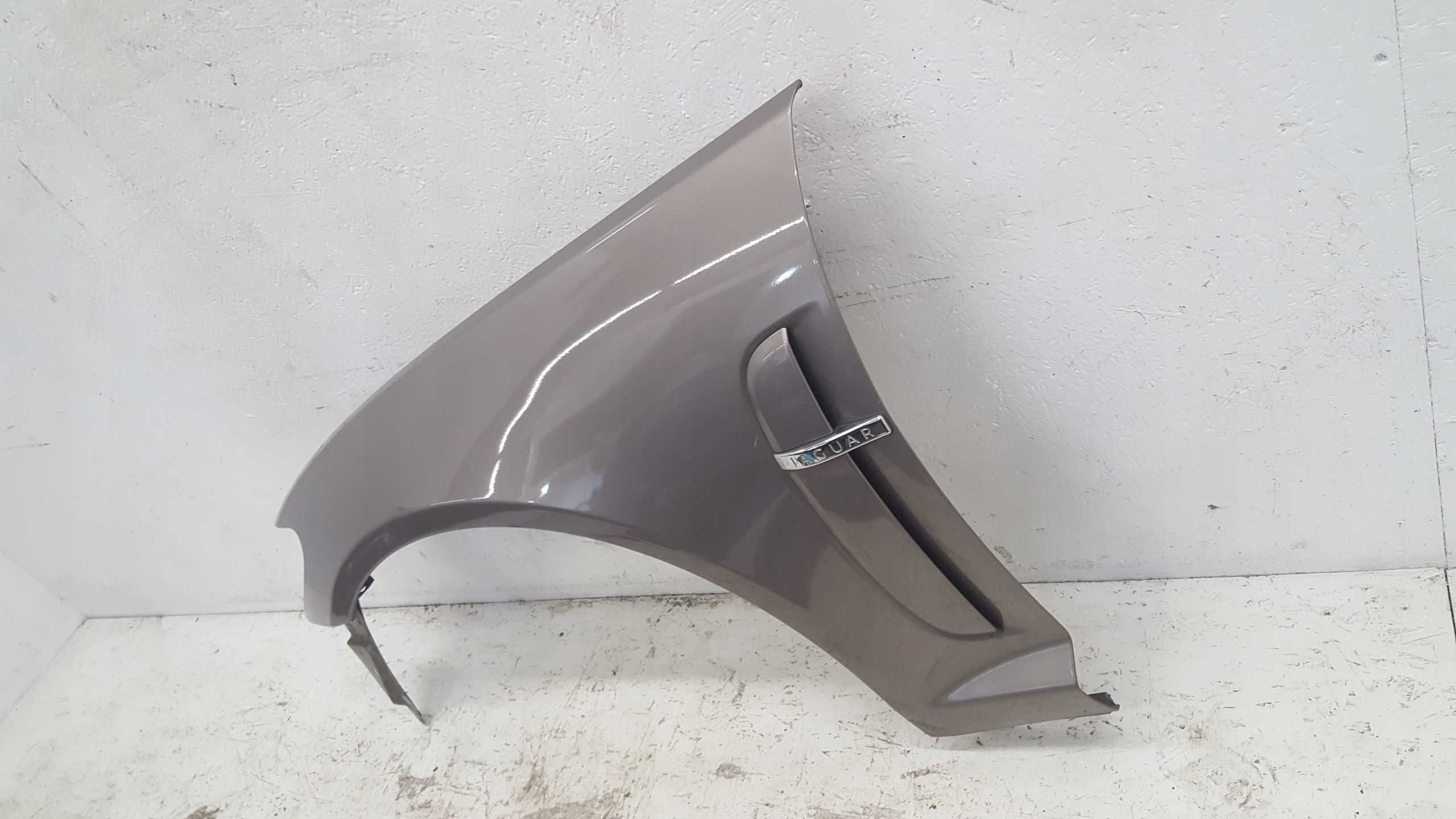 fender left front JAGUAR XF LMO